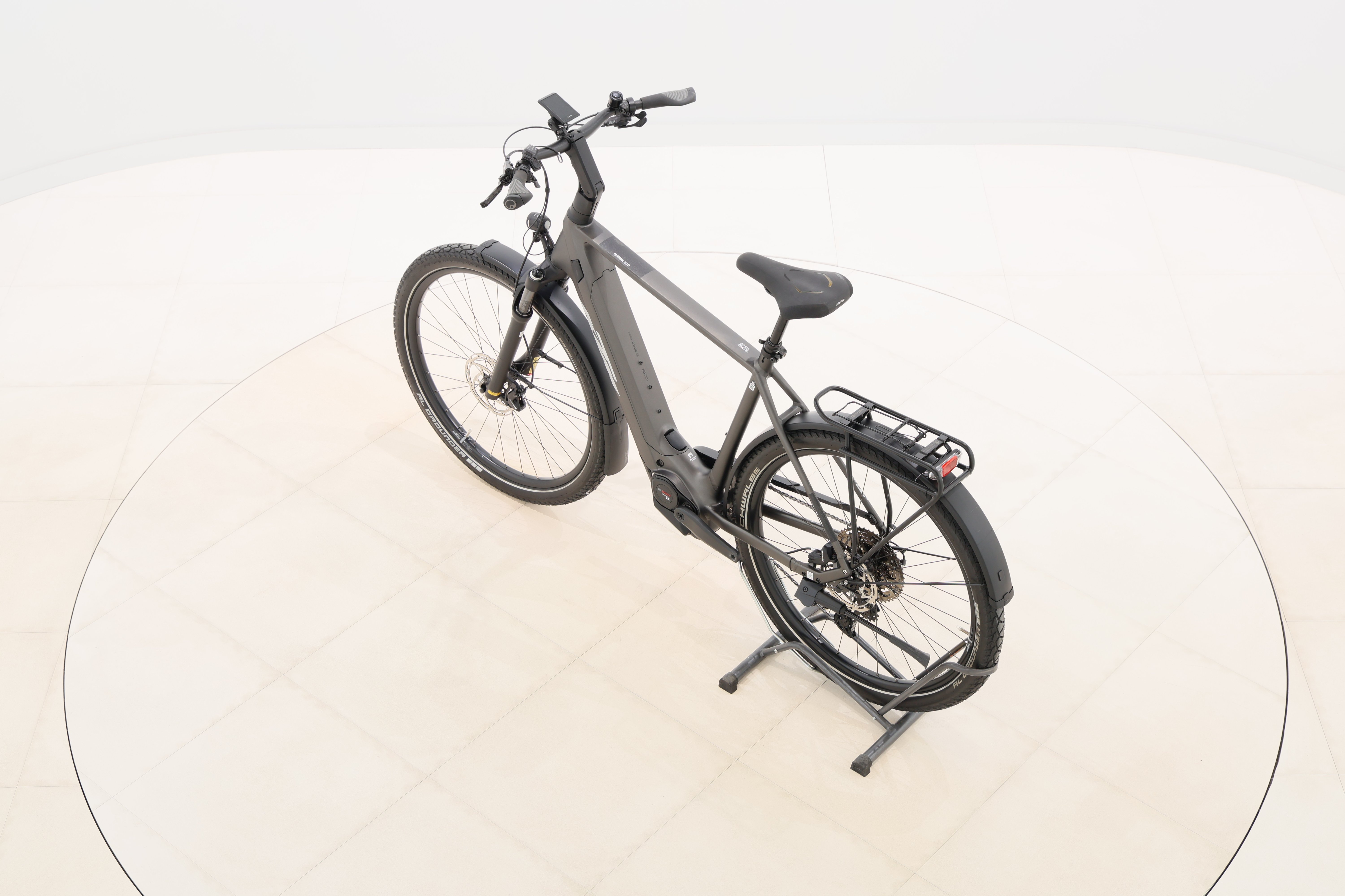 04fb9e80-6faa-439f-9d83-957160cd32e0