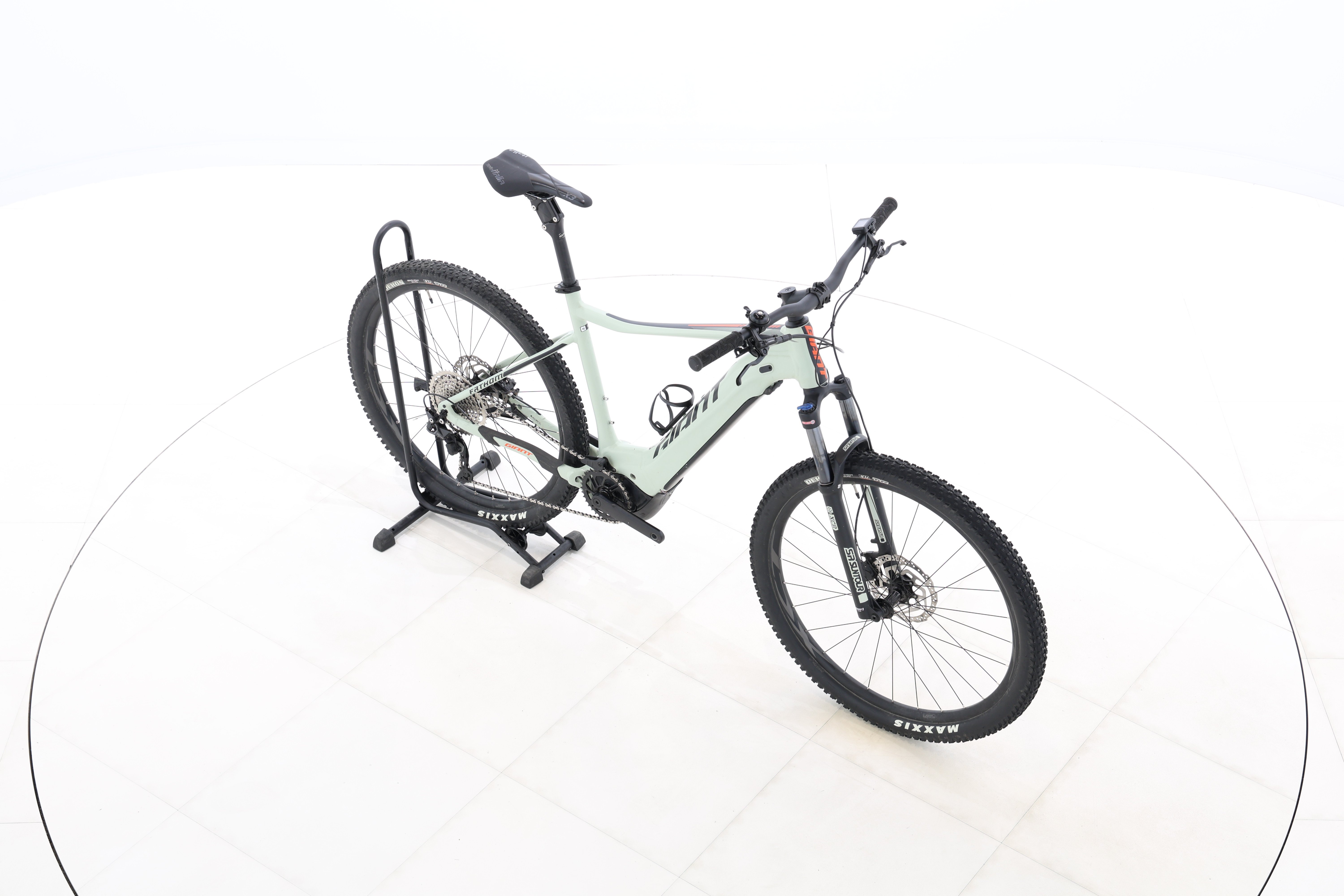 6e6d16f5-bcc0-4783-9b63-0b8324b39303