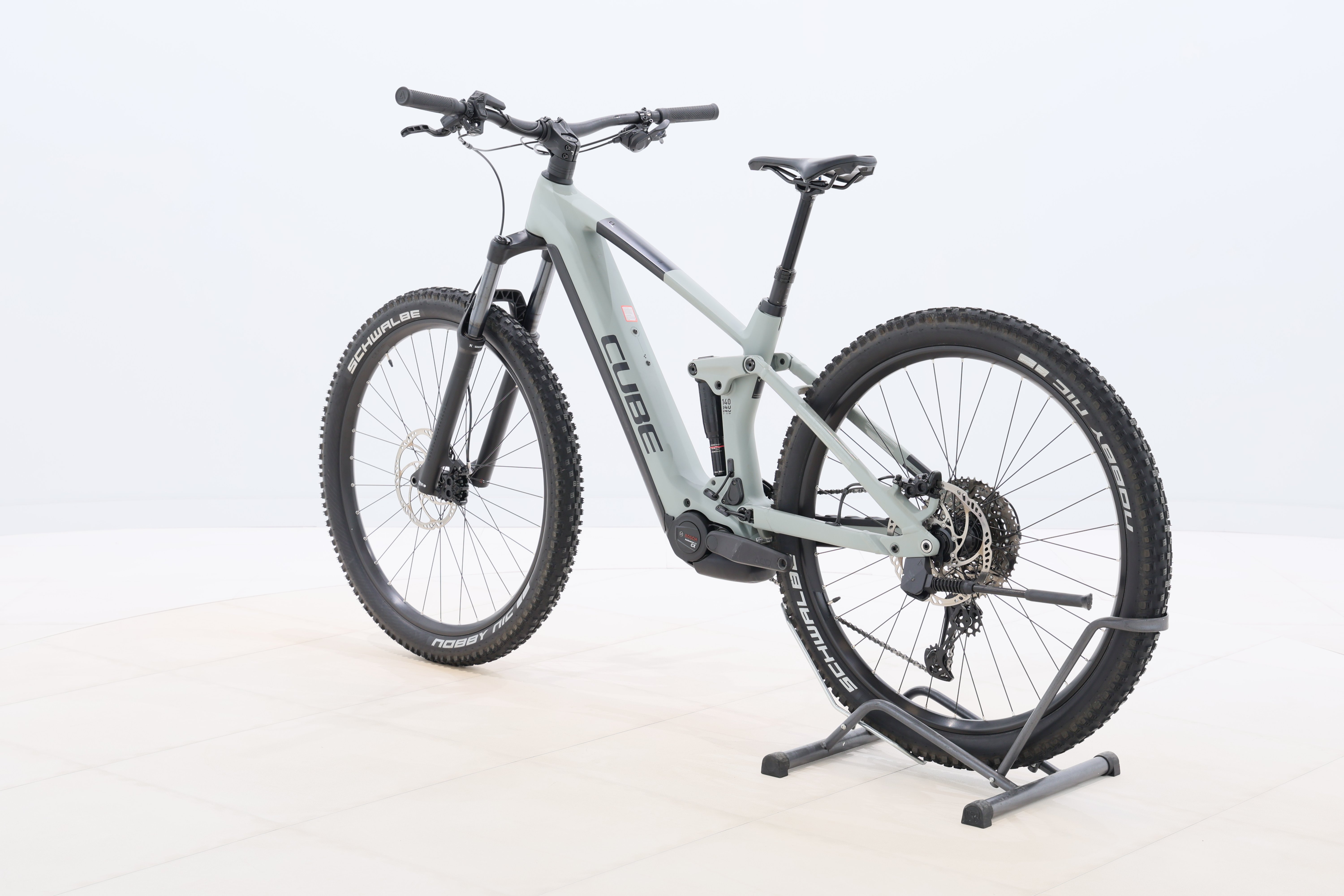 e9b013af-df3e-47d0-a434-5752274f5f7b