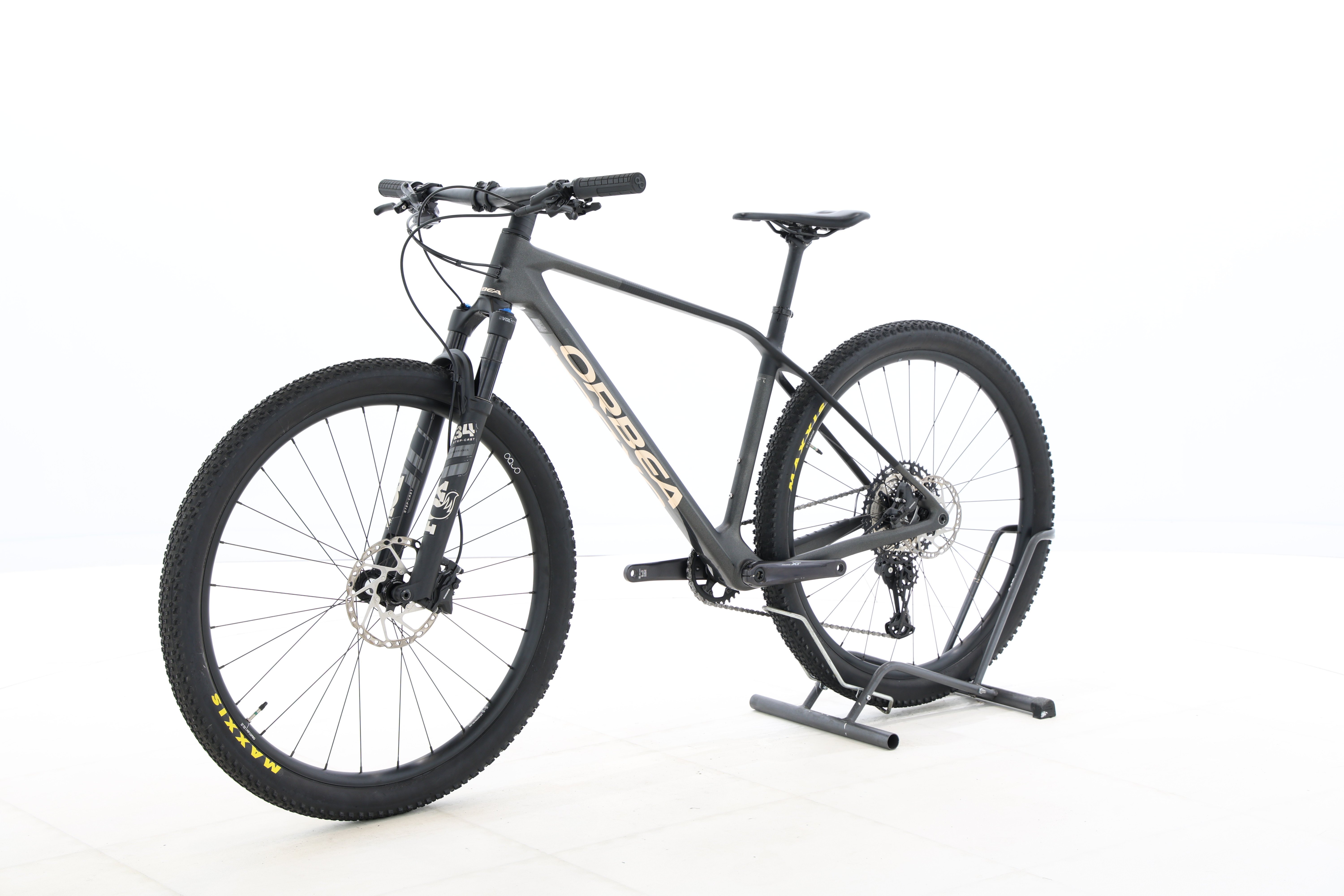 b99752c3-f789-4707-83b1-343709eb53e9