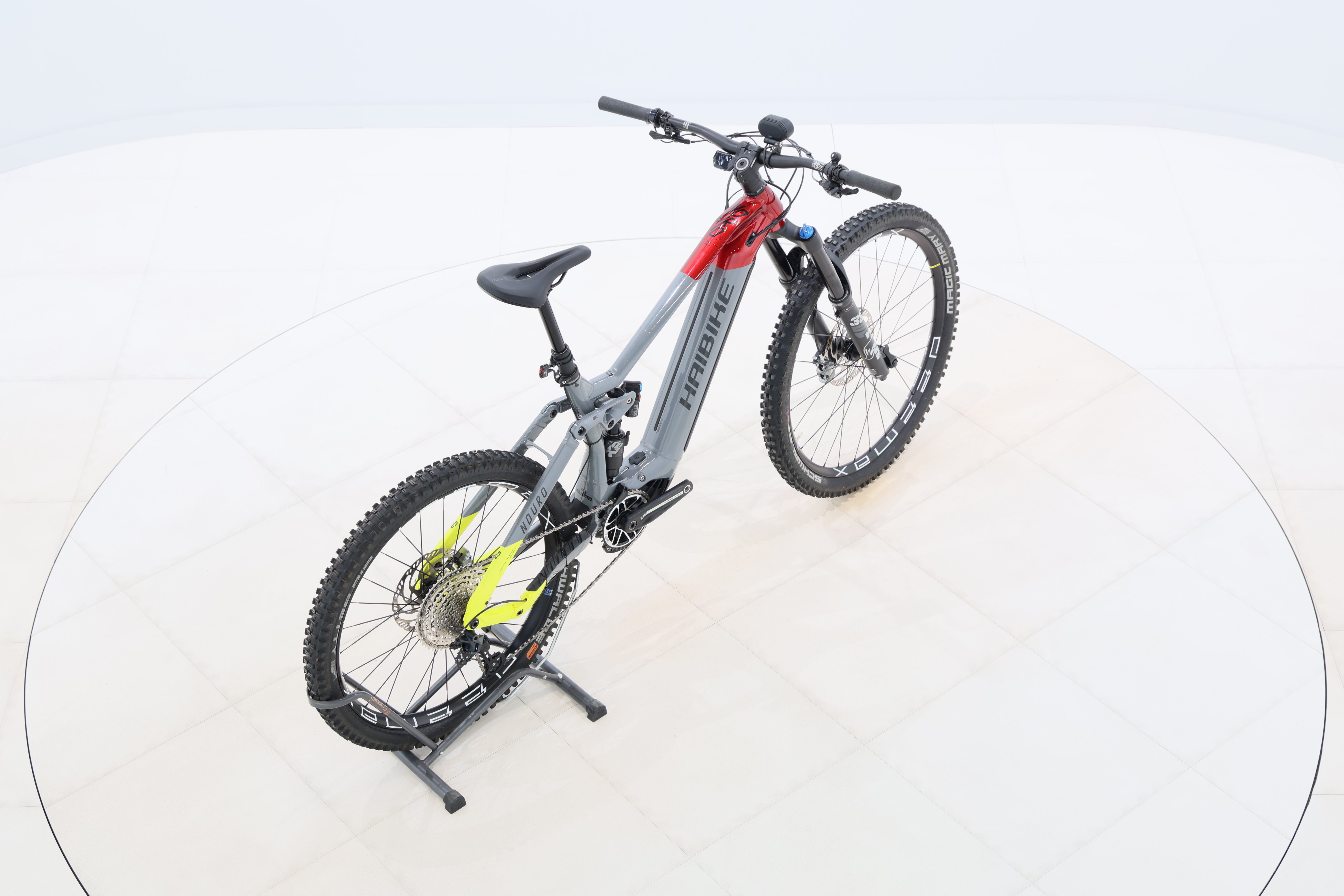 1913b9af-06f5-40b5-a795-e6559bc2187d