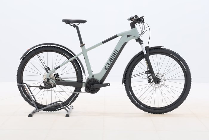 Cube REACTION HYBRID PERFORMANCE 625 2023