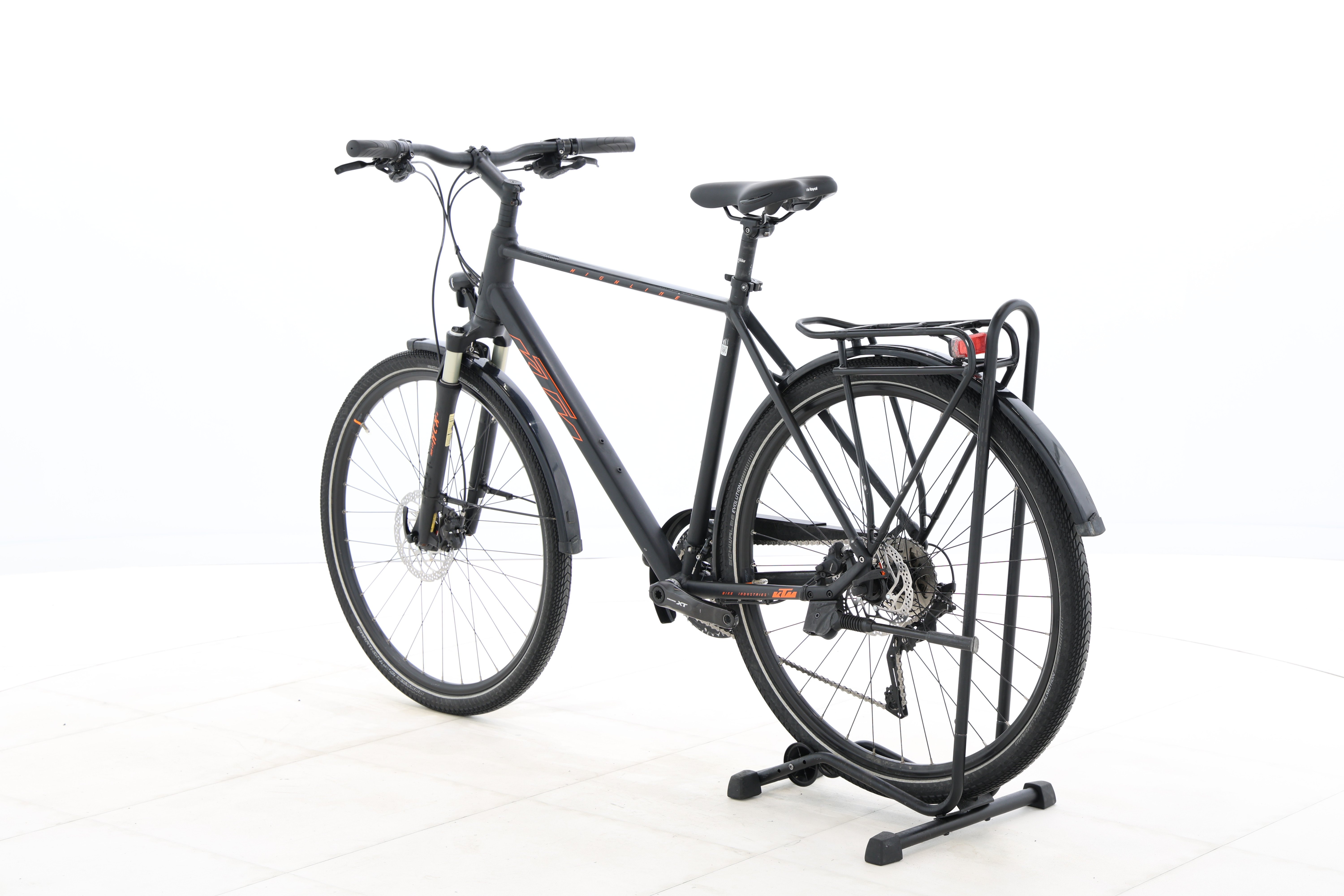 ce46765e-4e06-40b5-92e3-5b6739bfa411