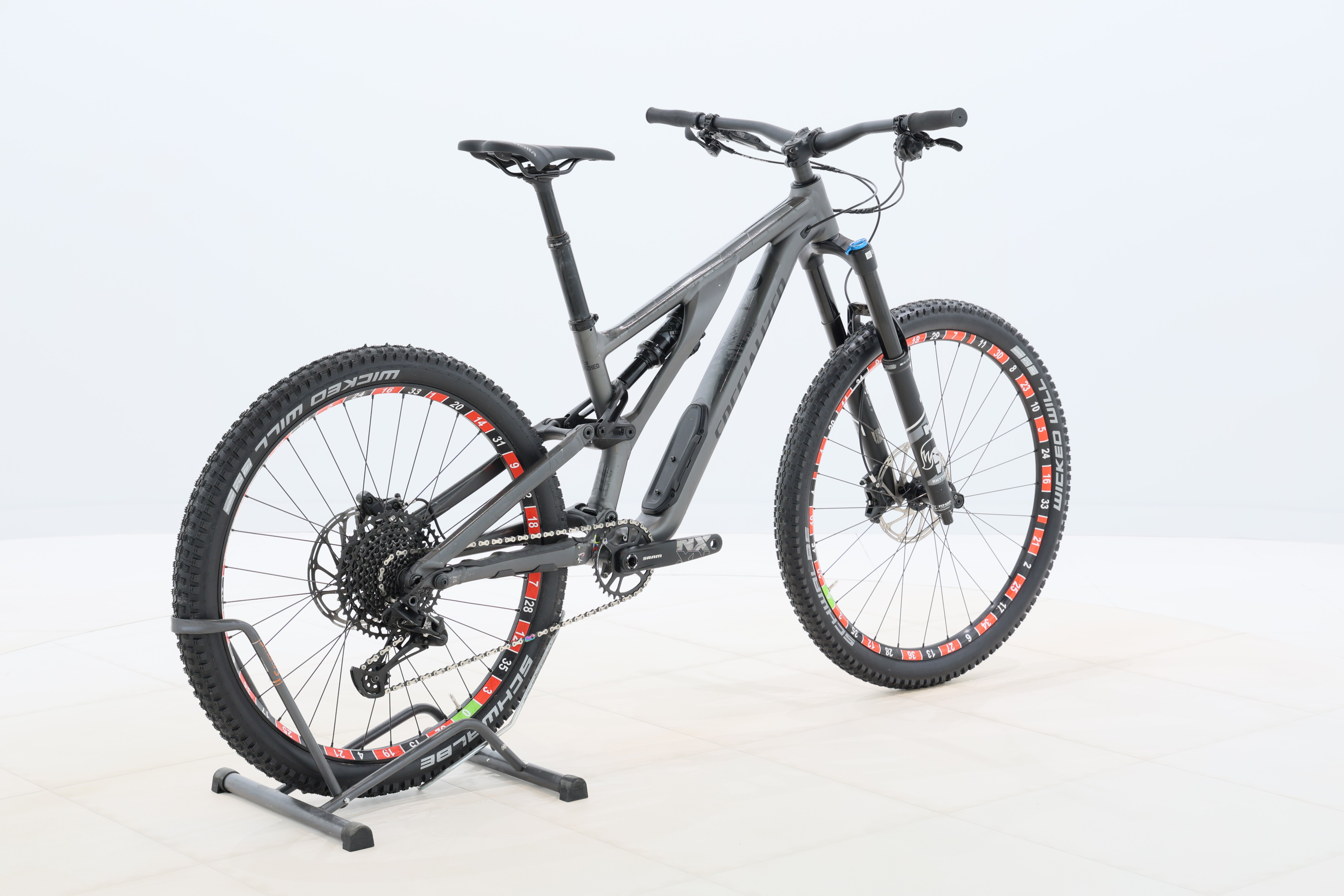 20b83df6-e849-4f49-8f9f-c244d72c22ff