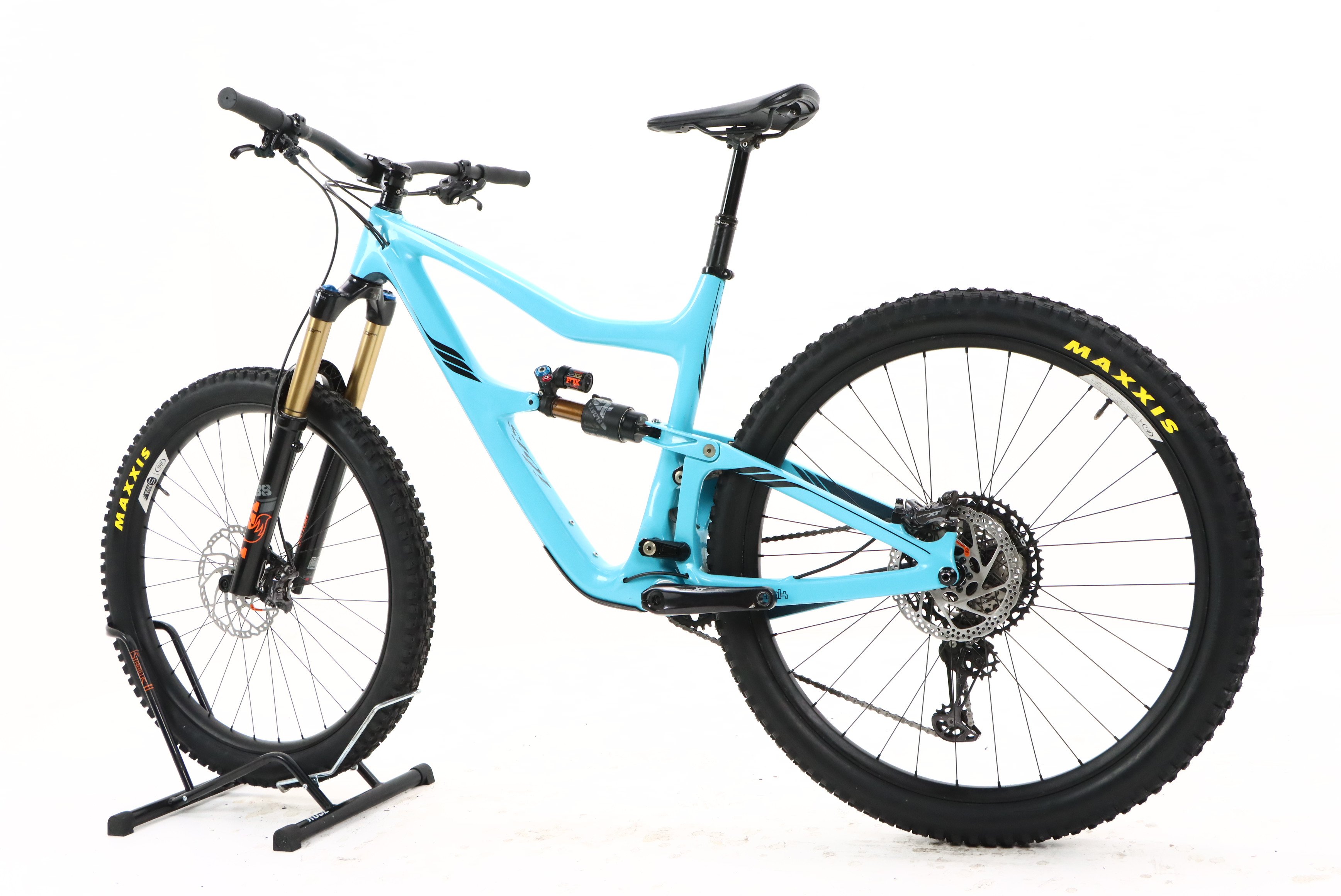 3a0fb4b8-e2b9-403d-906a-ce41d7736cc9