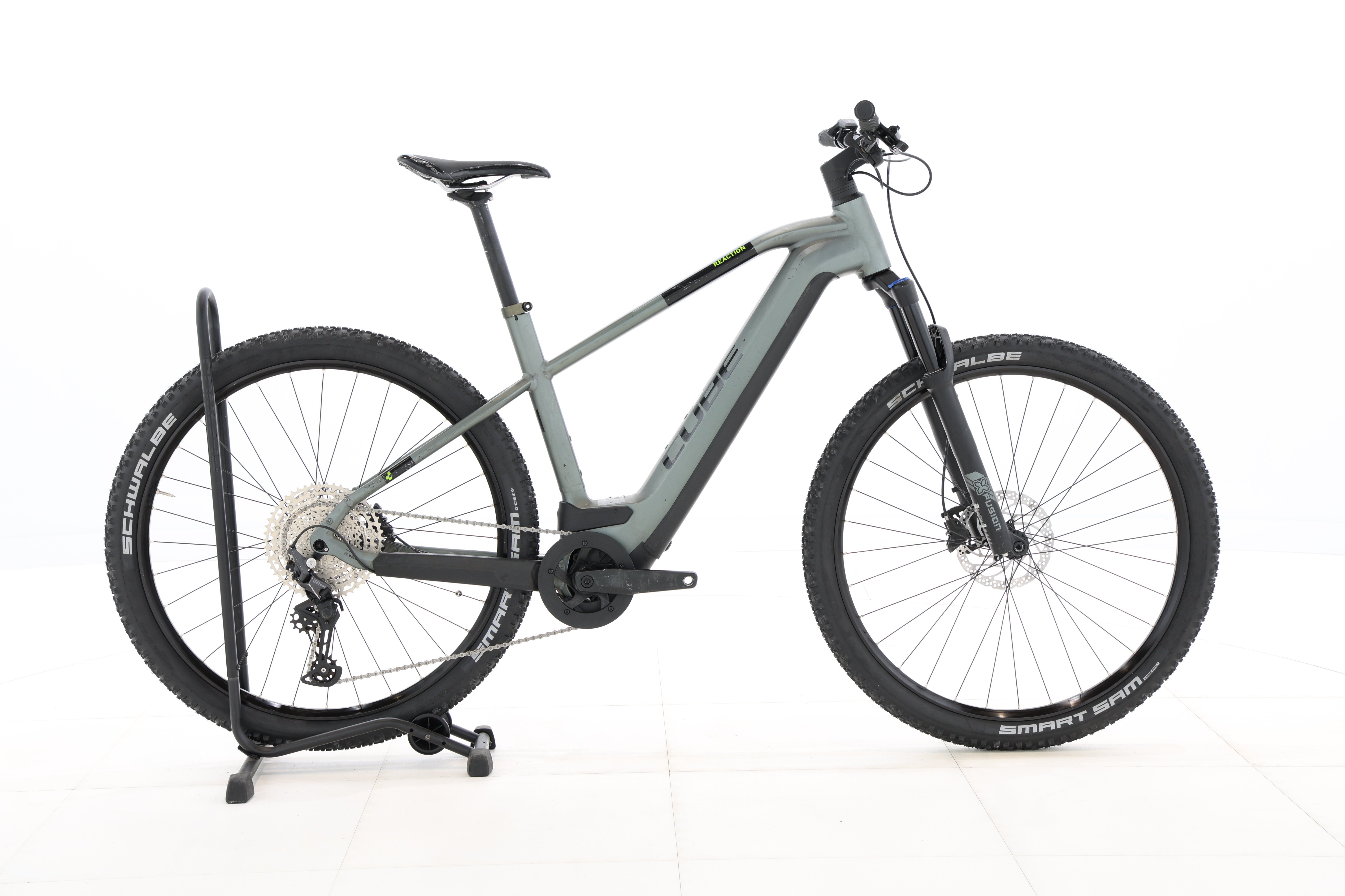 68304751-4b98-4903-b2ff-840e5a8e8999