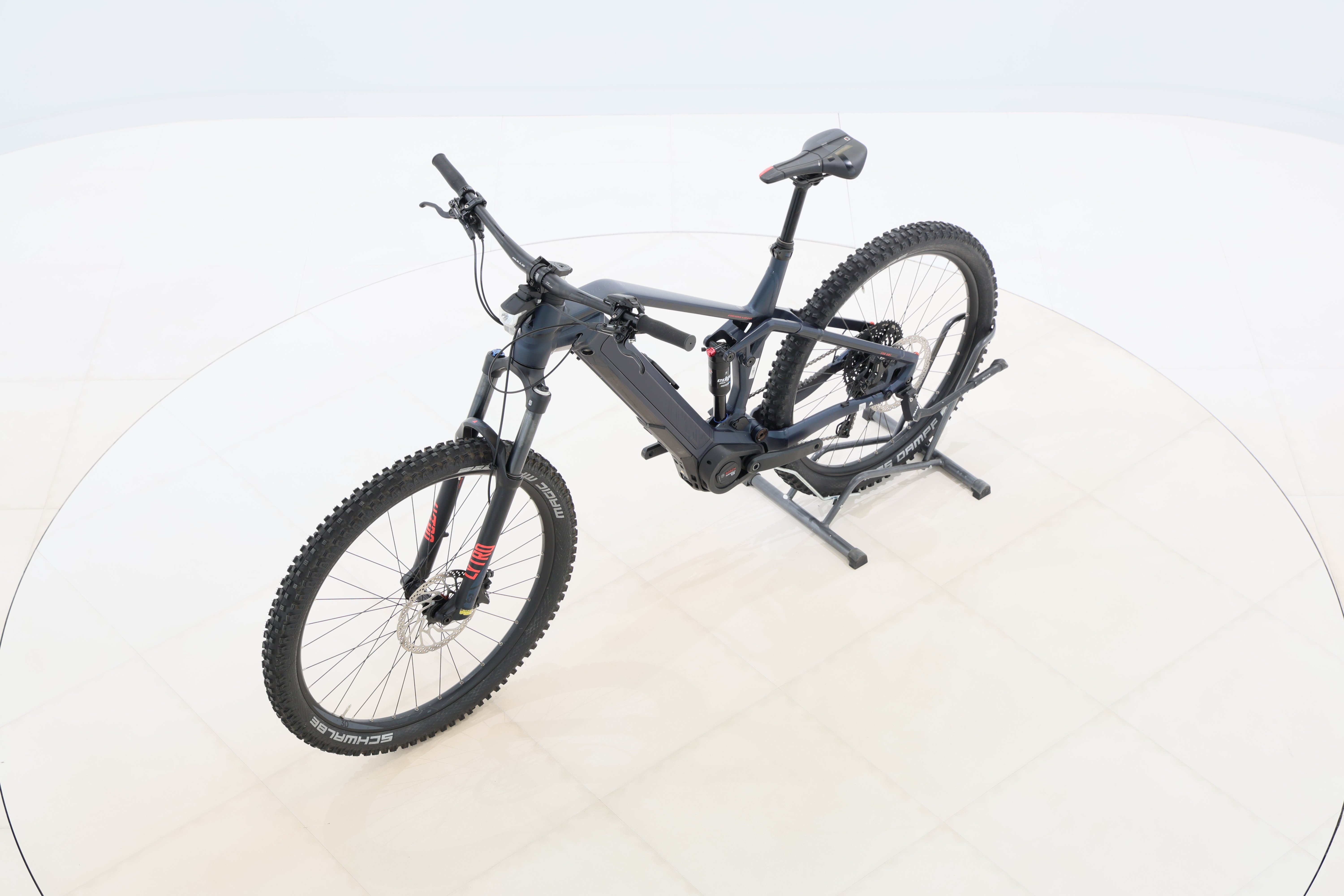 6d032fd7-3044-4385-b284-6fdc5cc351d2