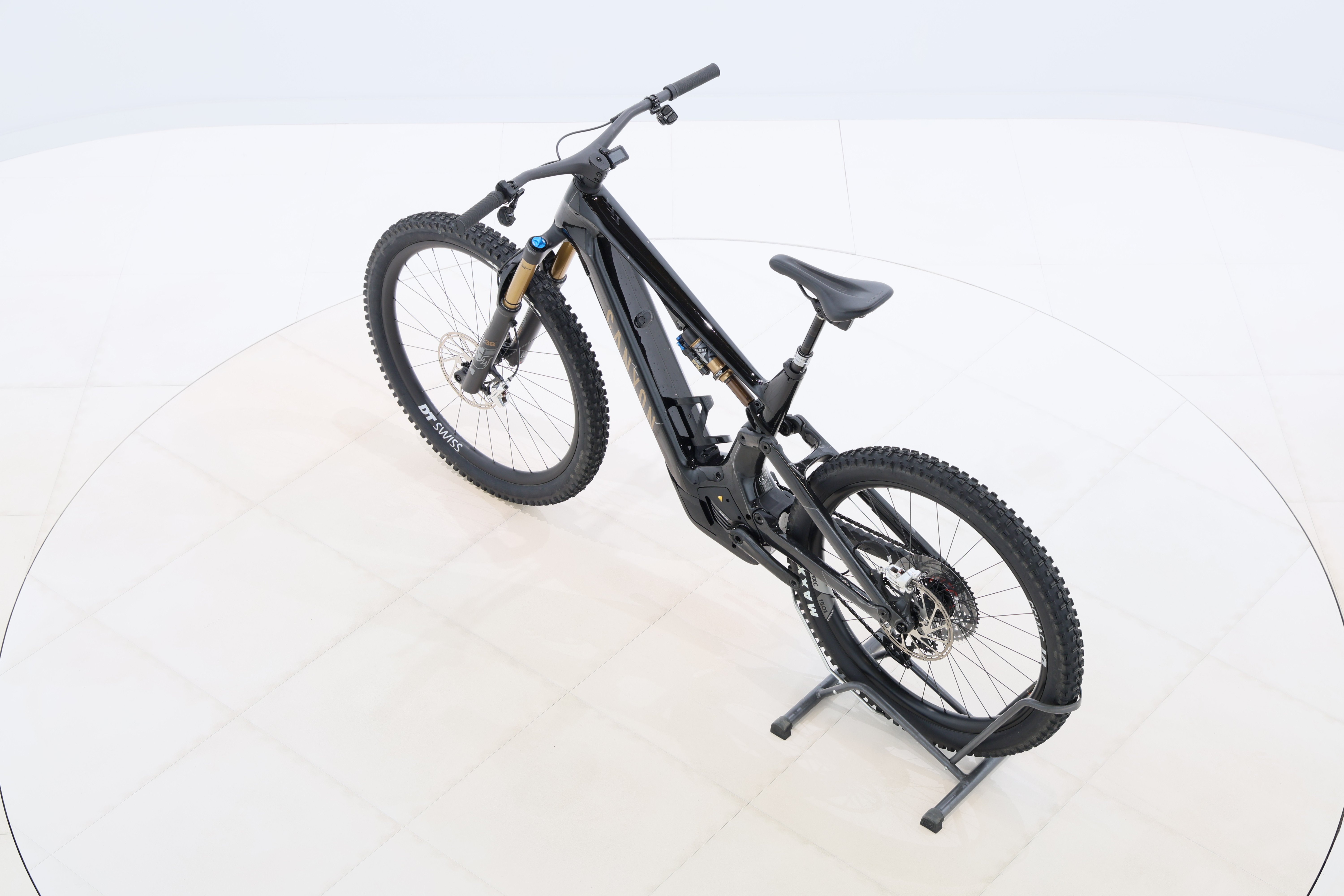 916cef9f-4040-4f93-b407-70dc3db26acf