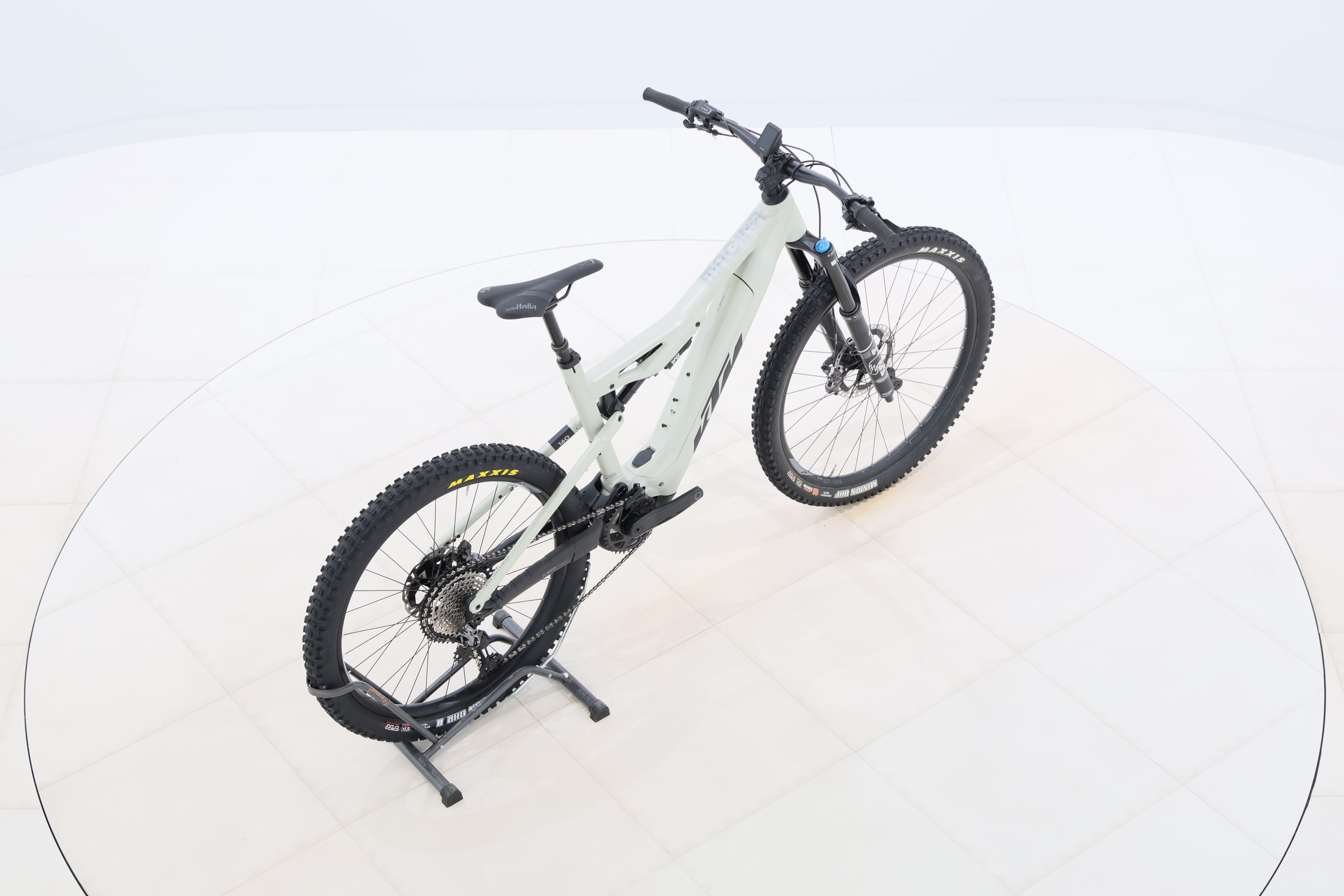 3e8930c1-440f-4e29-b791-d51725272043