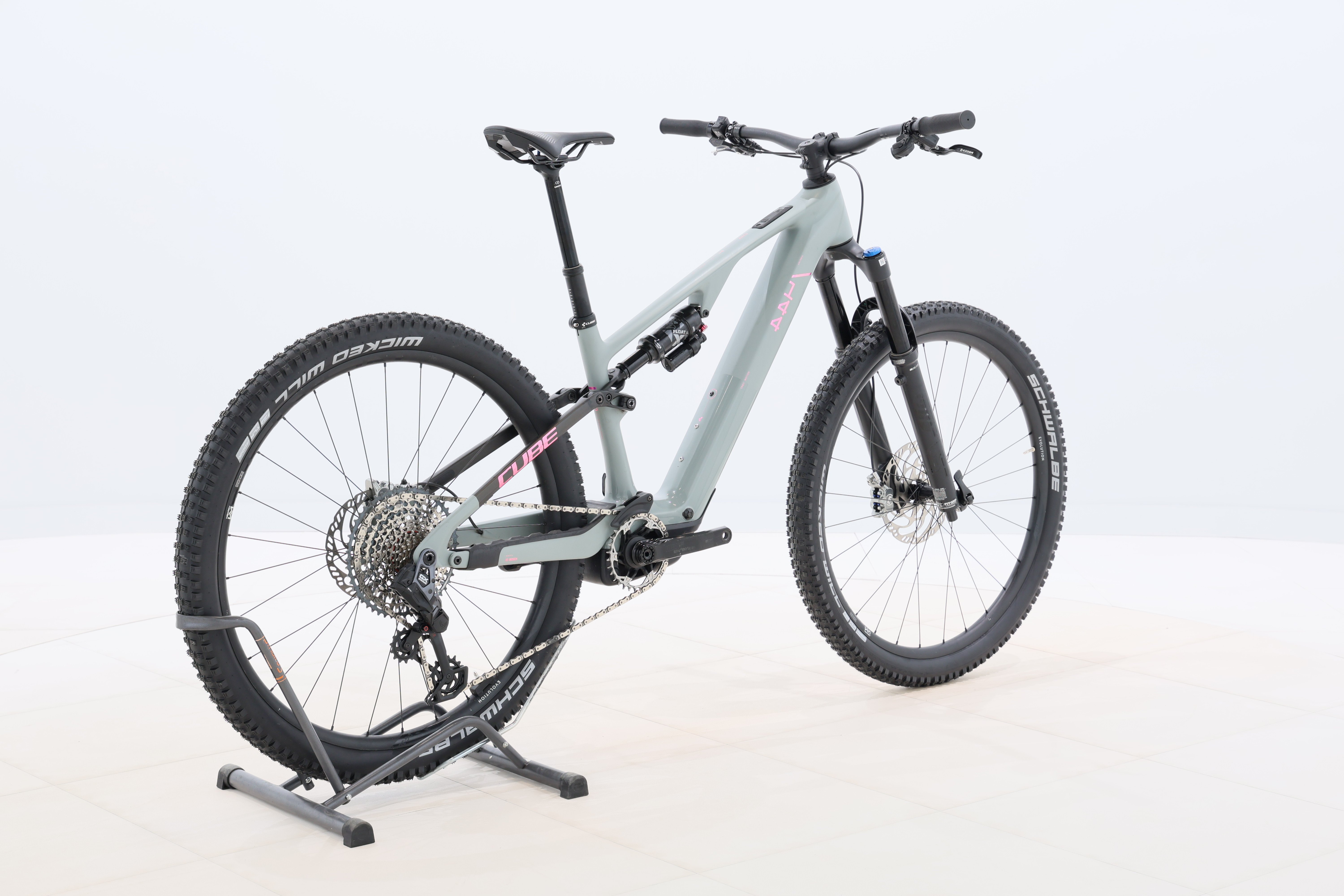 03c33728-efdf-4e8c-ab8f-746d9f997141