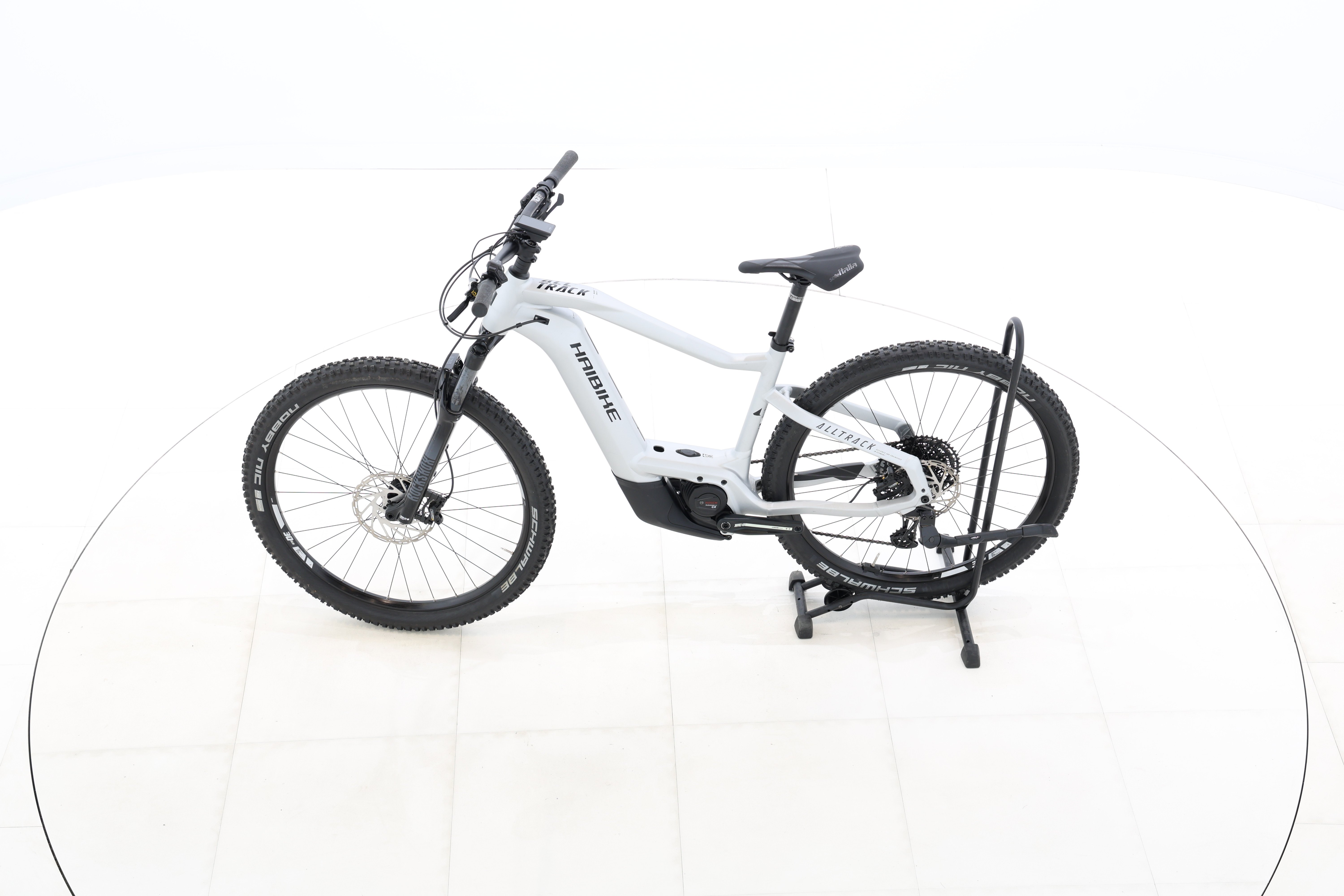 daacd42e-f3b9-43d3-976e-a0e51767083f