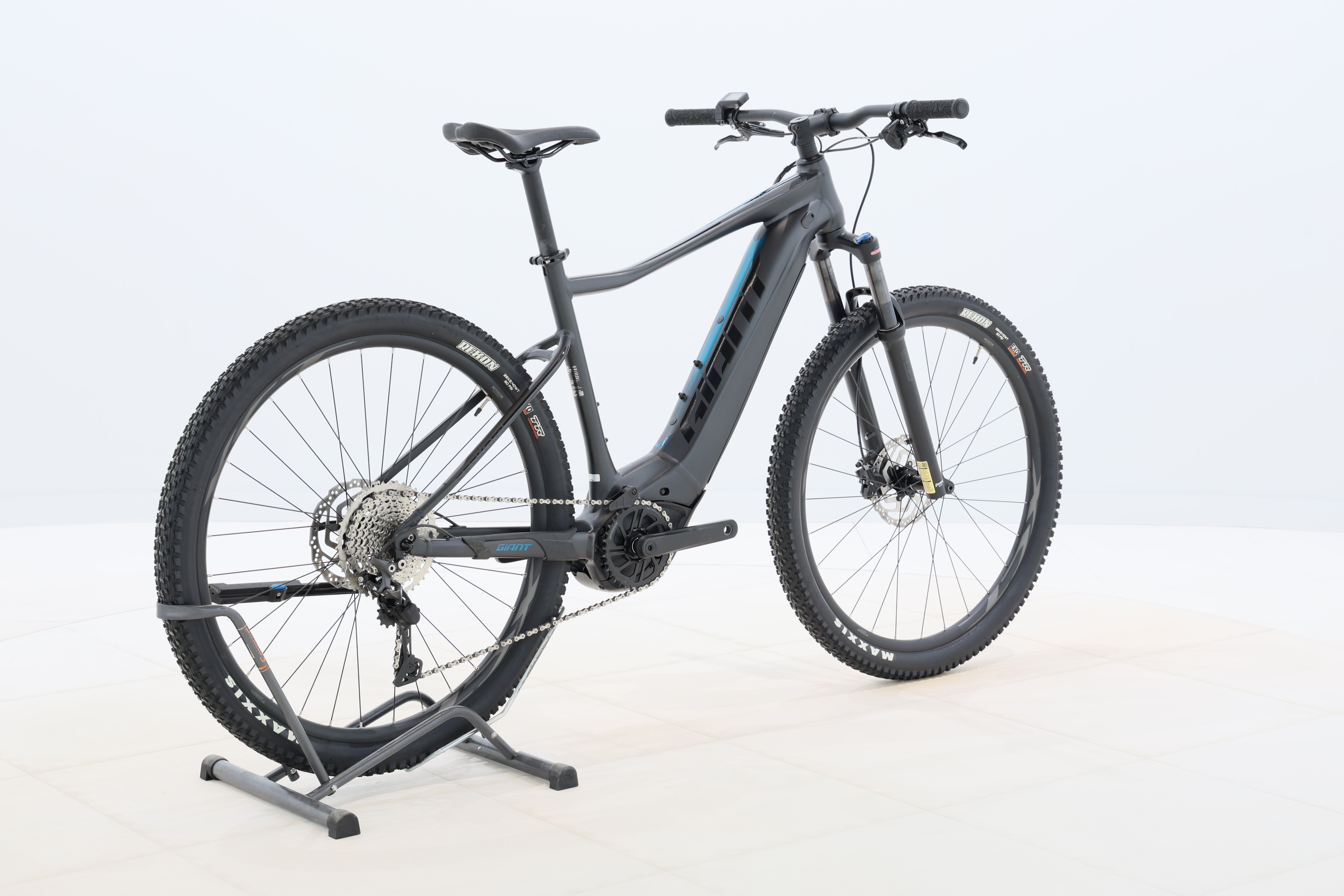 caa6eefb-87c9-4d5c-8a13-01b58150db5e