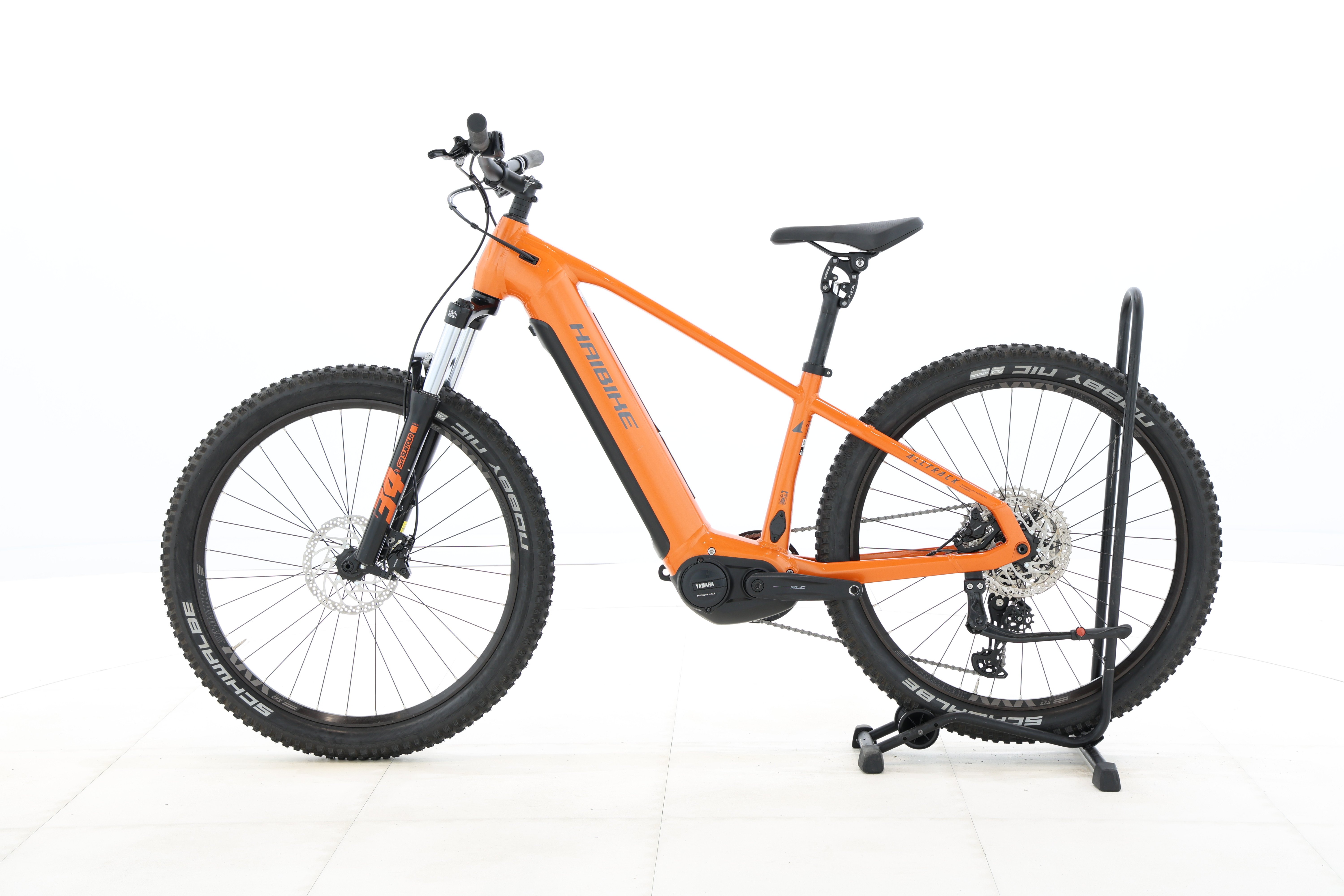 4651a71c-8662-40c5-b687-769f660d3780