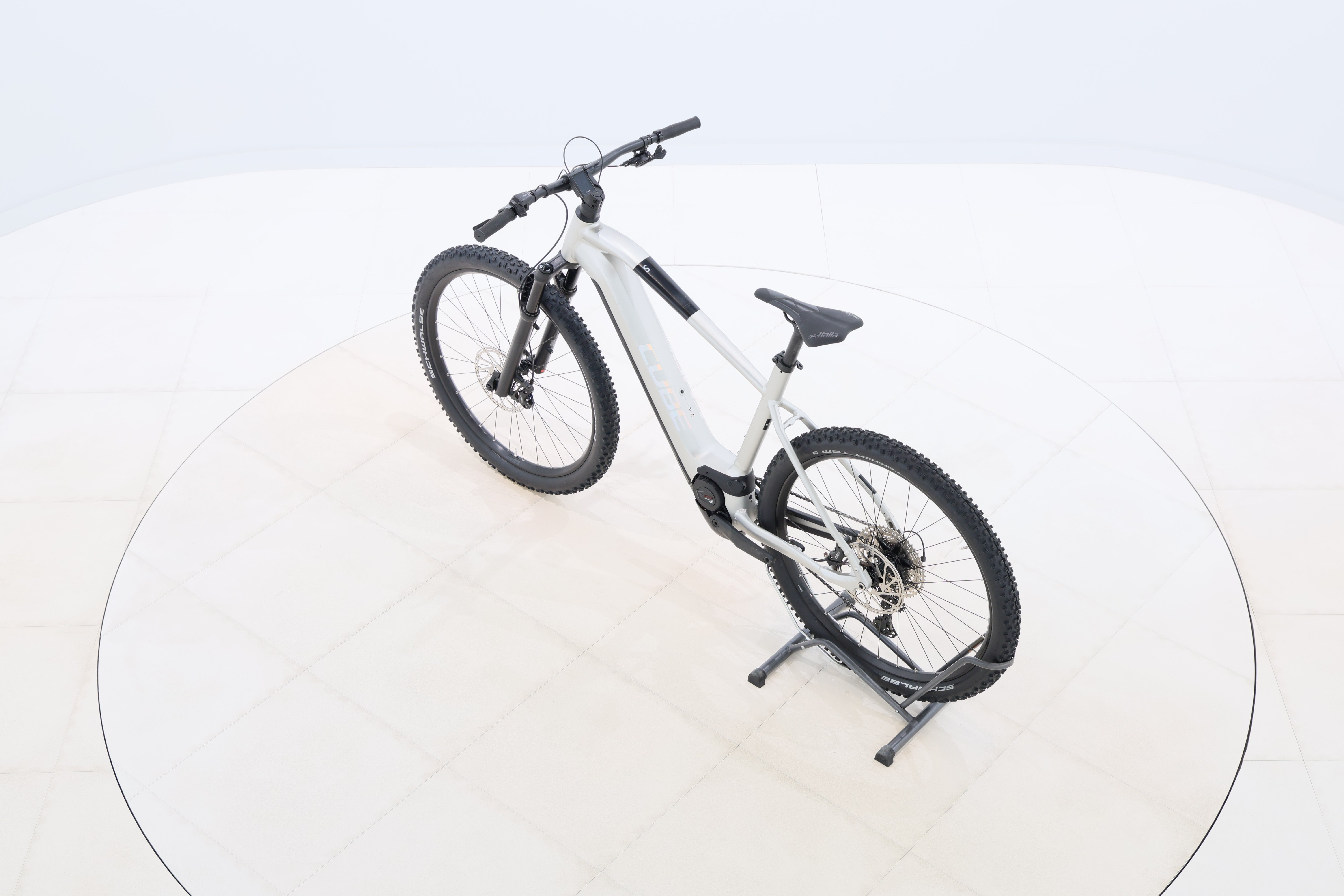 b20ef81b-c400-4c63-a309-5c96fe38114a