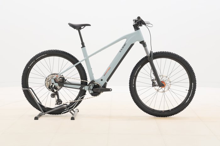 Cube Reaction Hybrid Race 800 2025