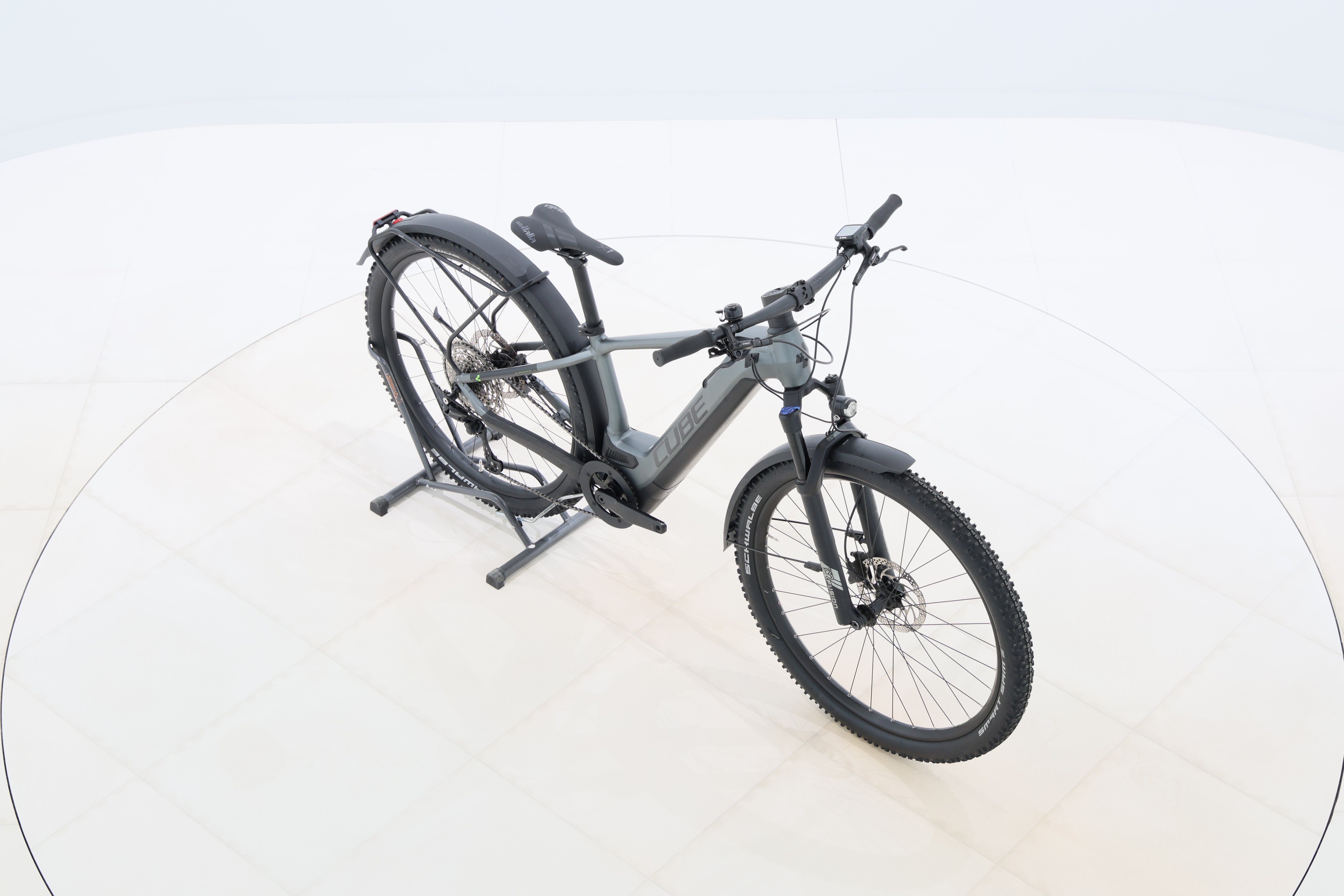 e2f3496a-3da6-4879-bdae-18cde3eb2361