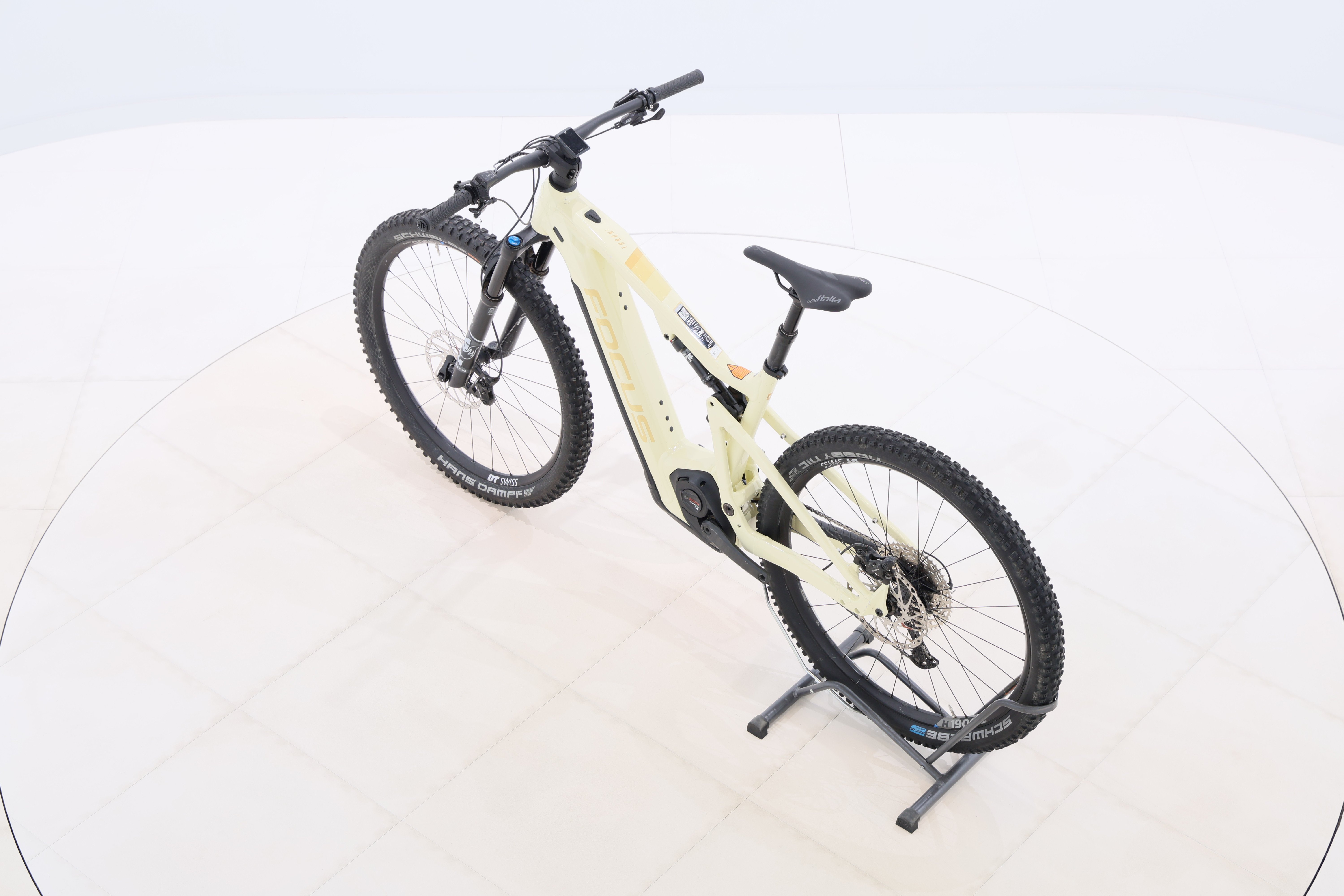 0bade418-950a-4d0e-8851-6c4460c5817e