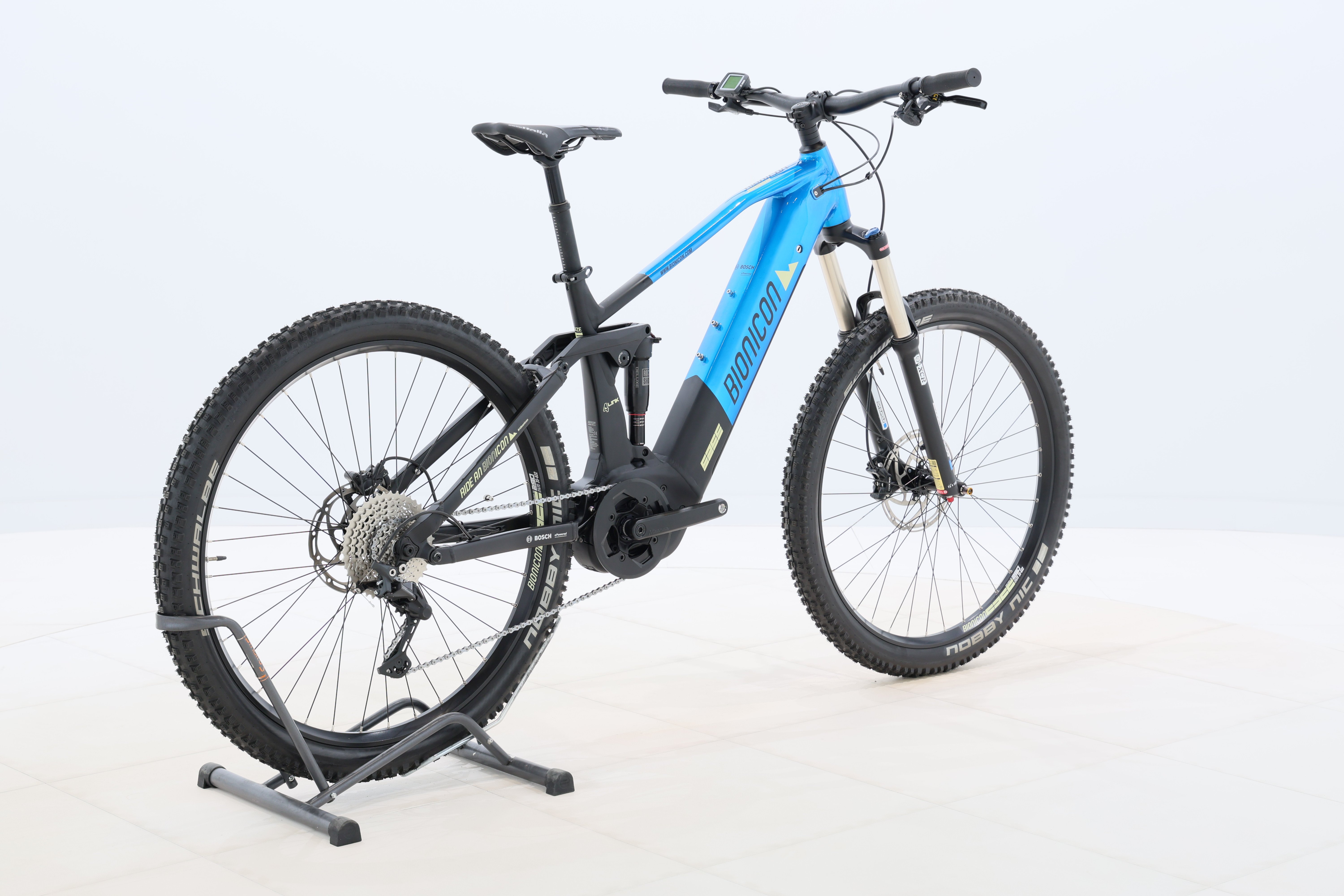 a61a3c79-a4d4-451b-9840-717ba6089203