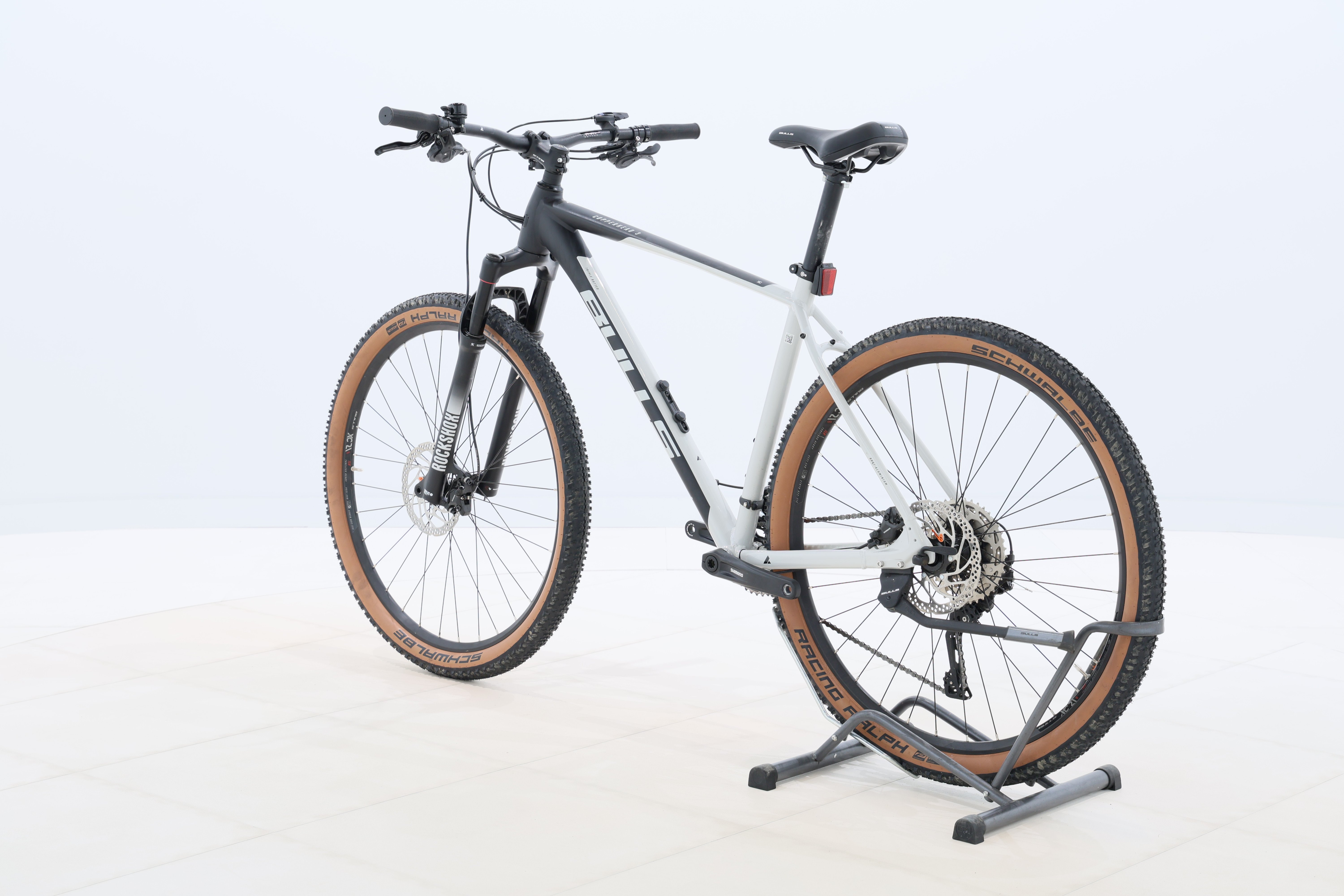 b3ec0740-3ccb-4445-b464-d6c6c56d135e