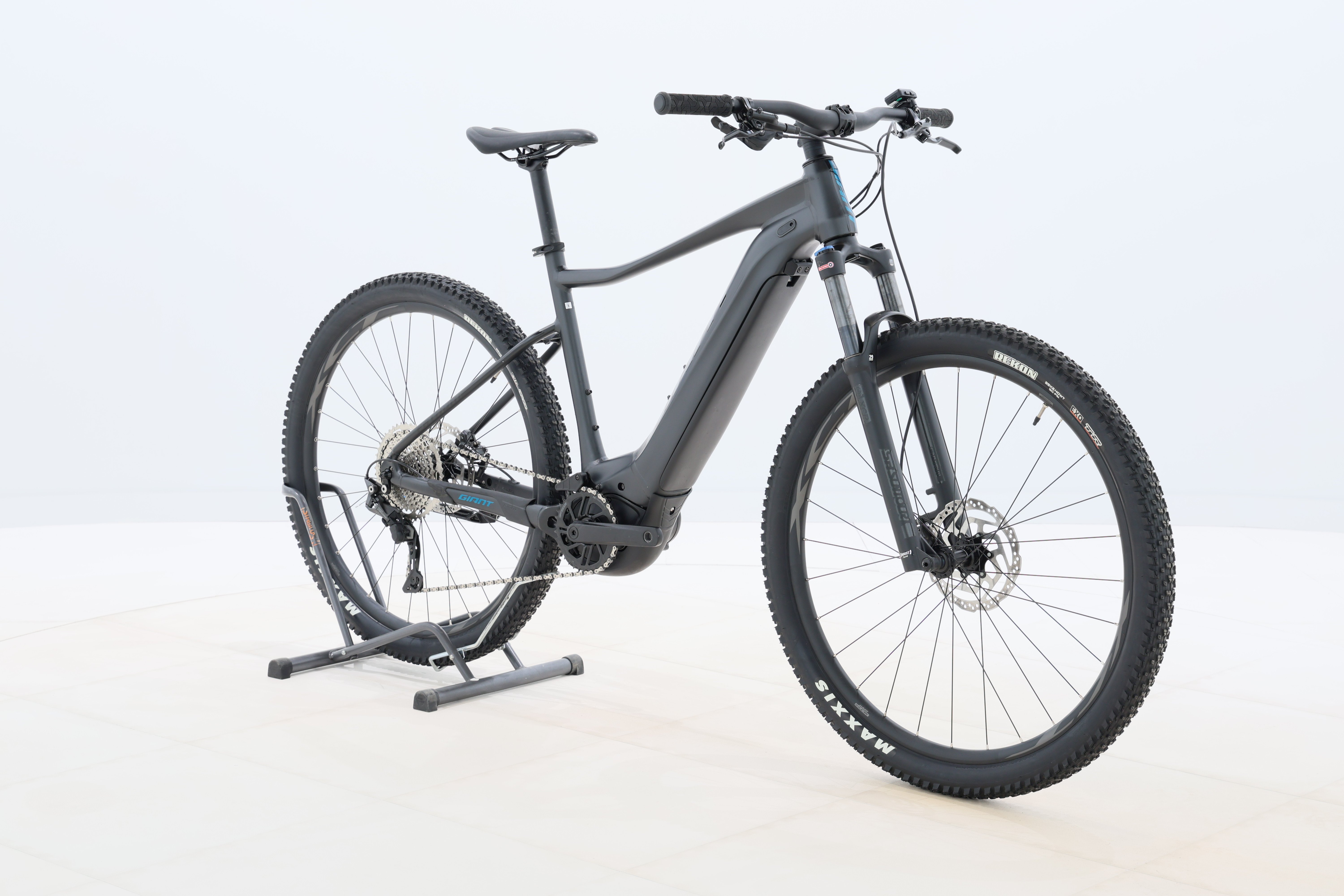 caa6eefb-87c9-4d5c-8a13-01b58150db5e