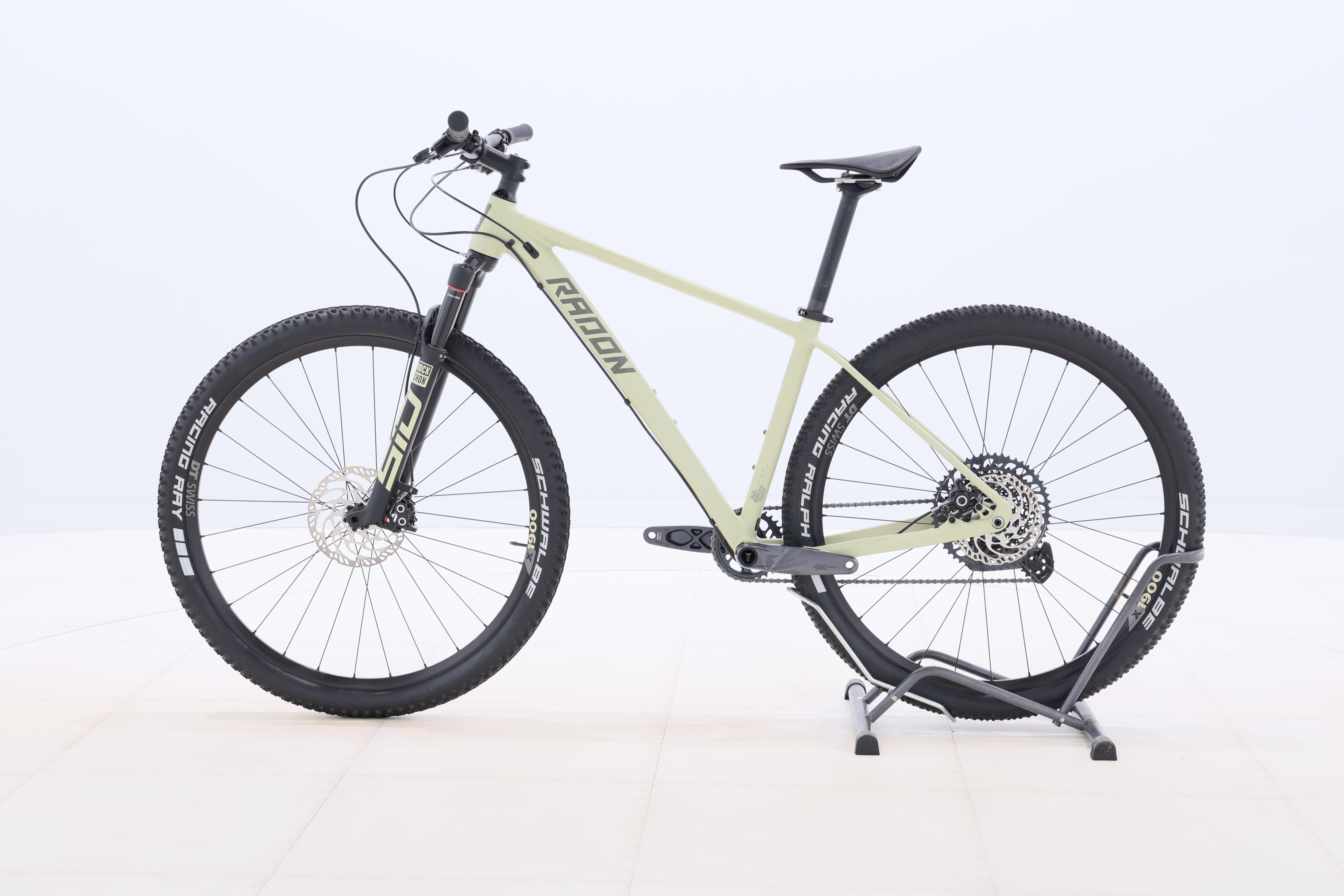 a74ec87e-1636-4c59-87eb-57d24f374d5a