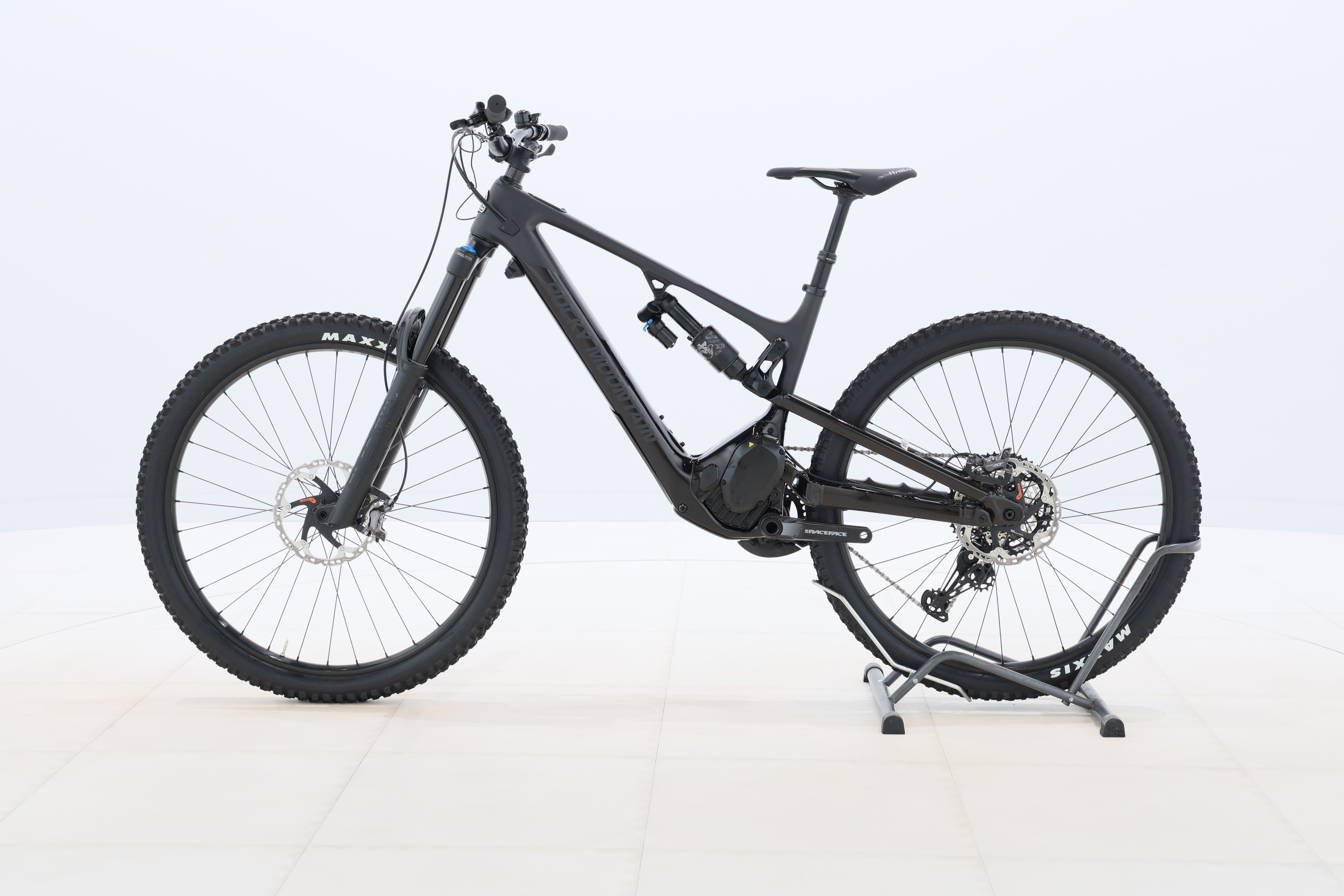 b7afdab1-0f80-4887-bb72-2338a44105ff