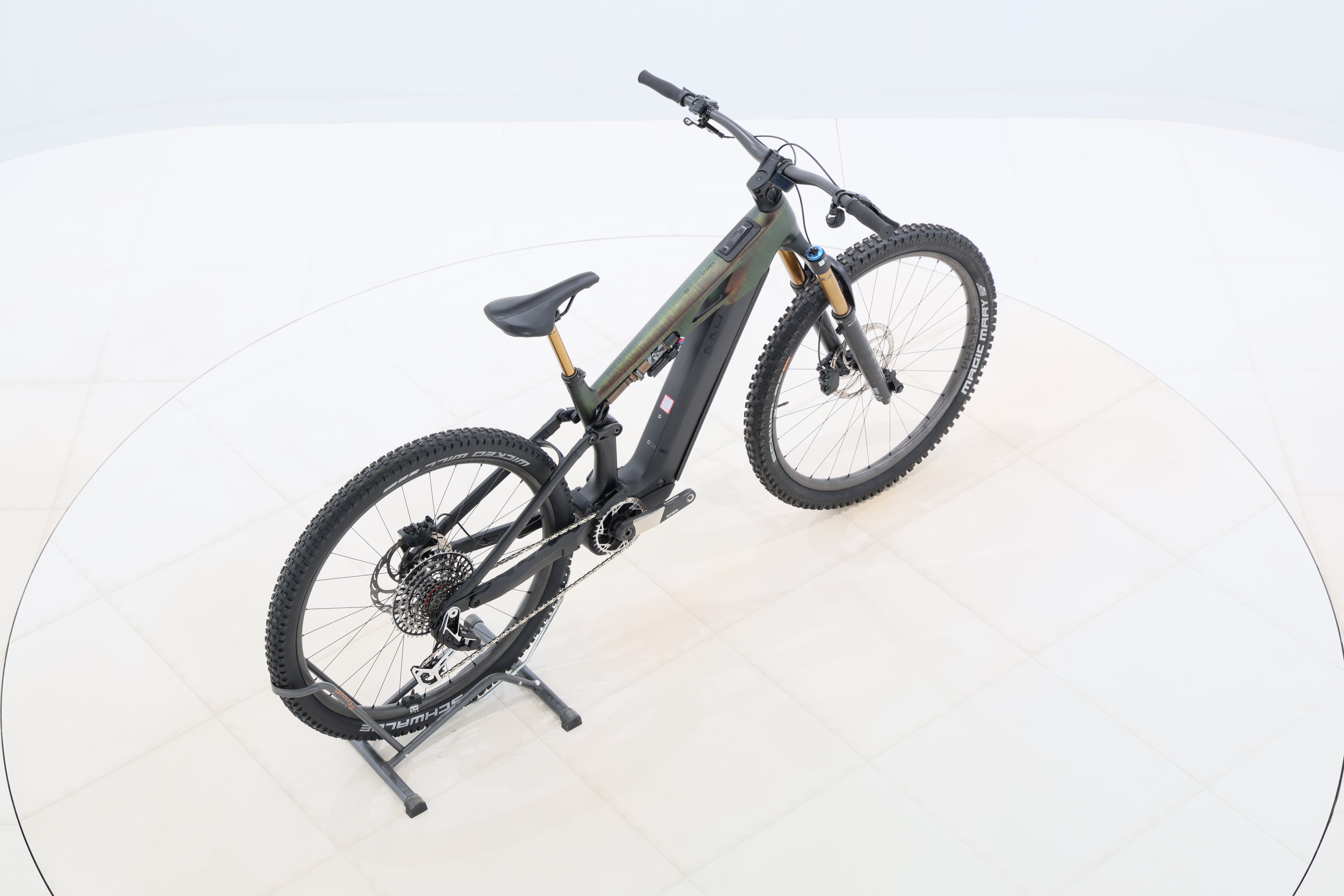 ec72d95b-8940-454a-bfaa-2e934e580505