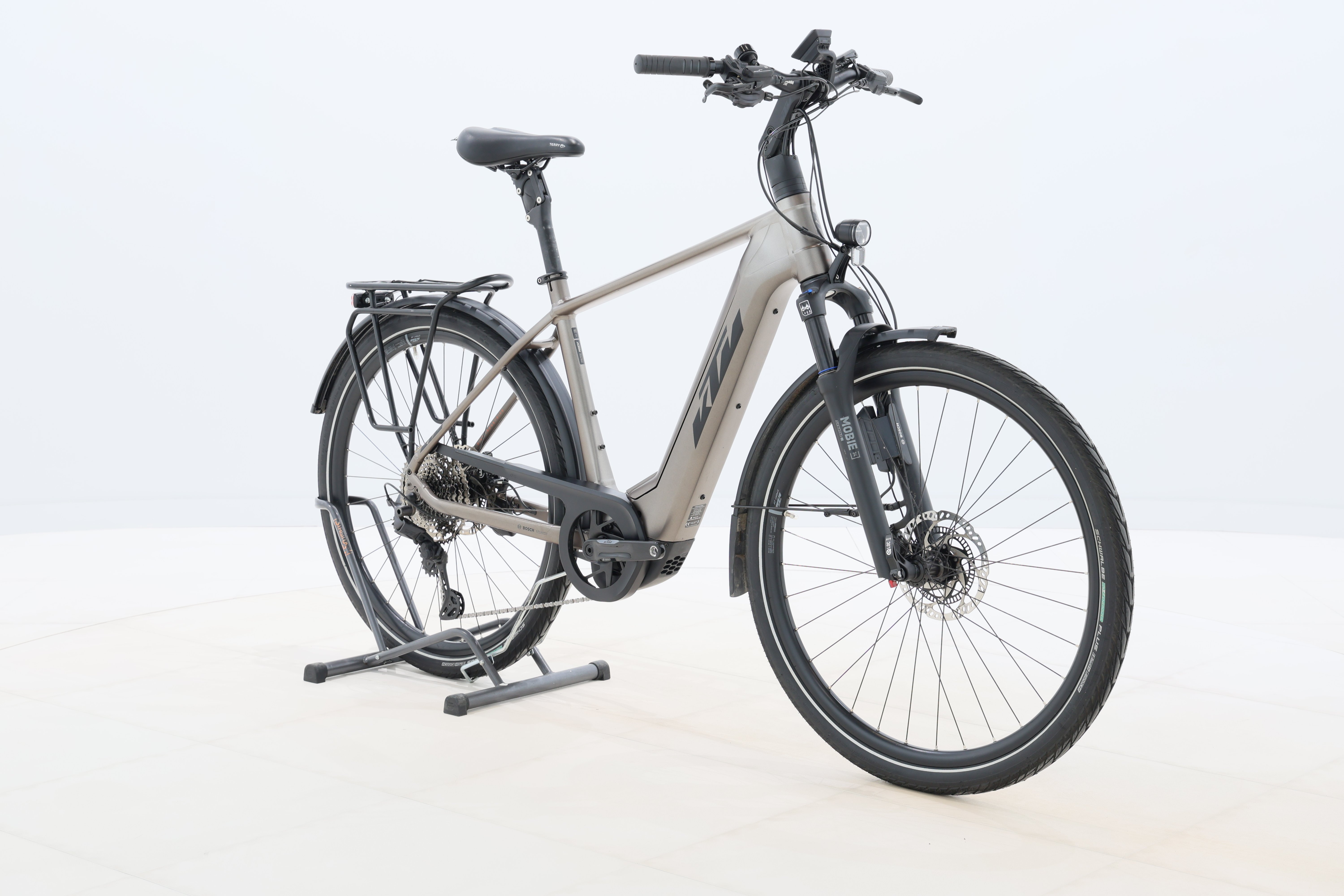 d06f5387-2d01-48c3-a692-42cc3fcf3a7e