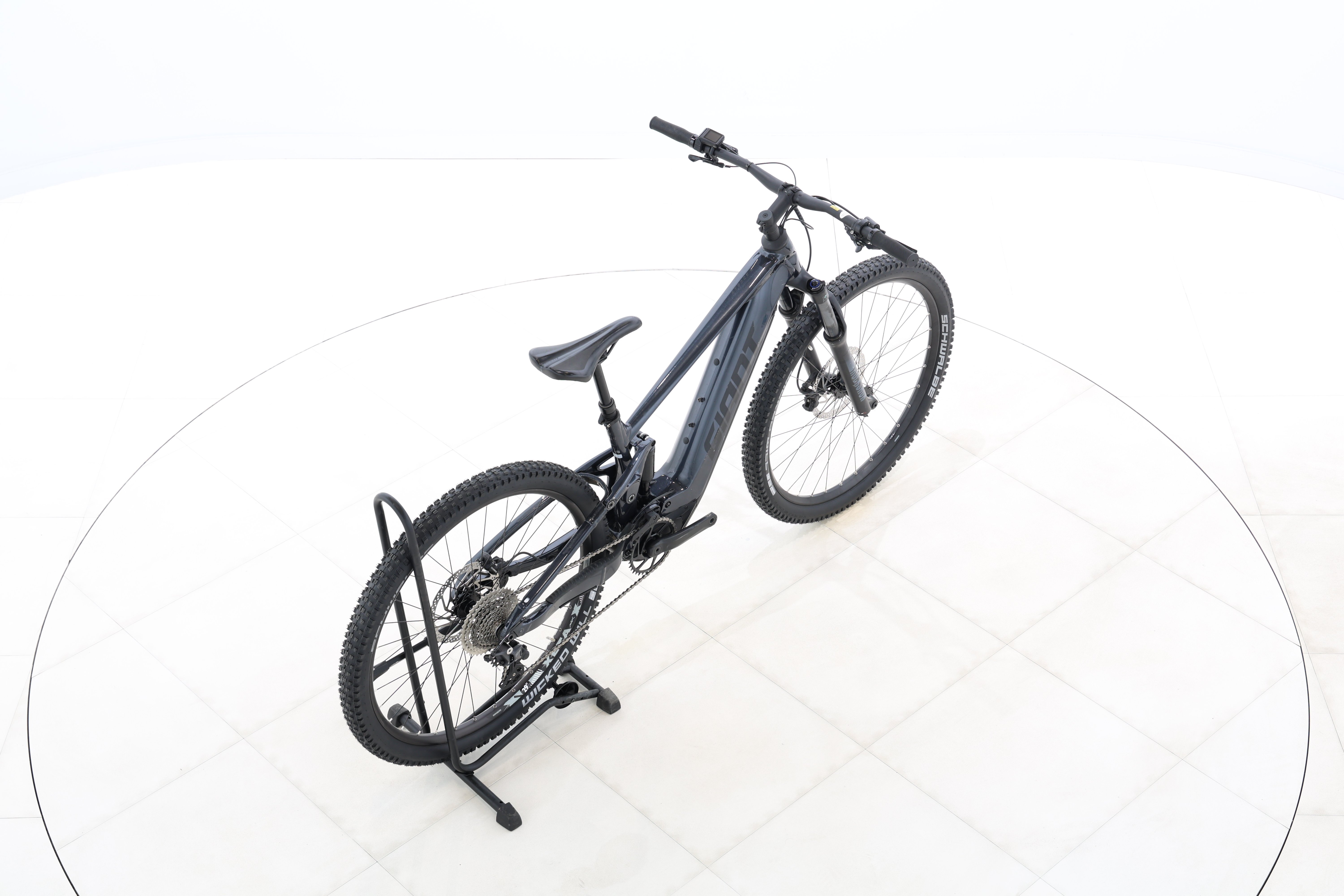 adf5773f-5ba3-4baf-81e3-6e0214df93a5