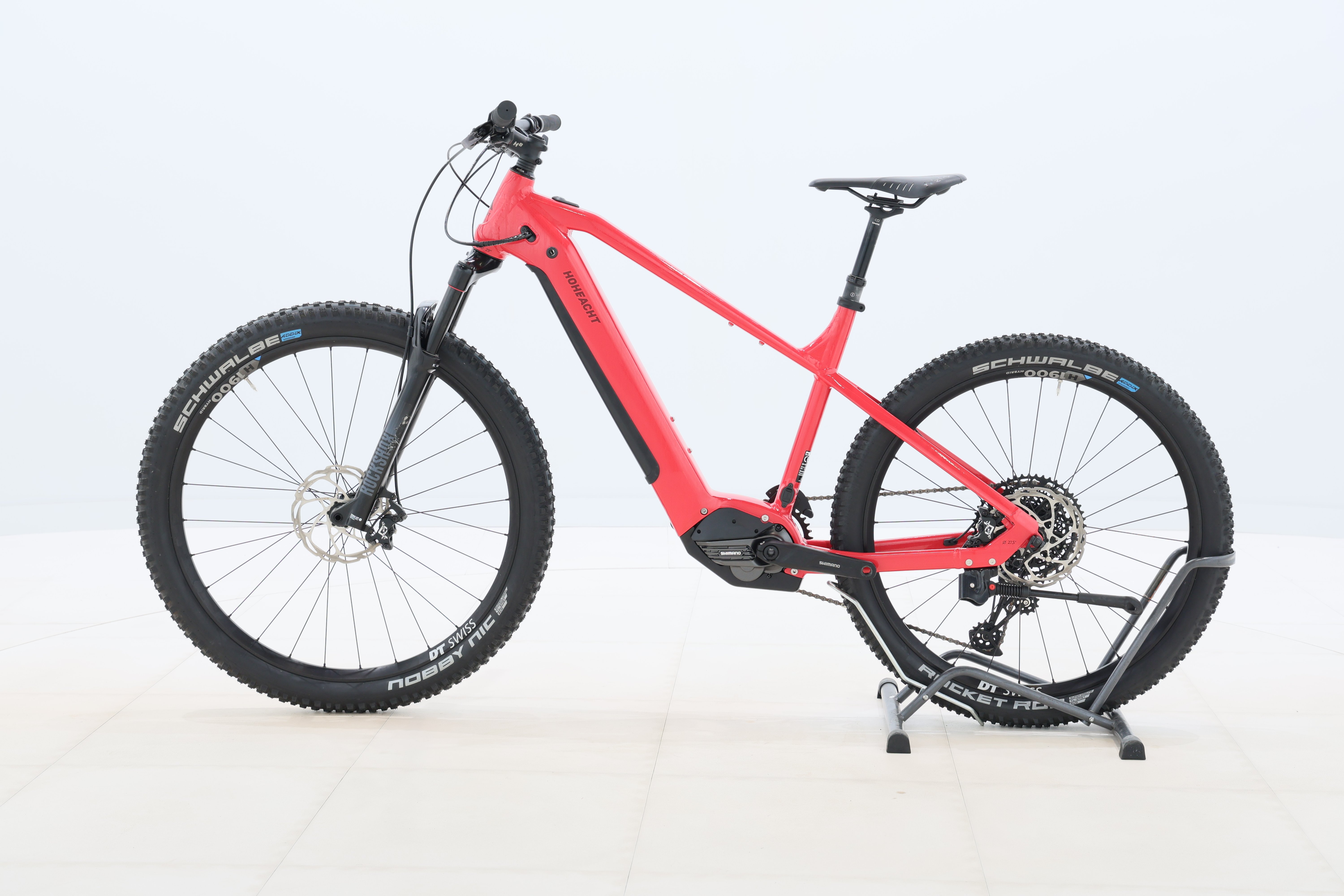 03b60e87-03cb-4eeb-9495-4225bea3d6b7