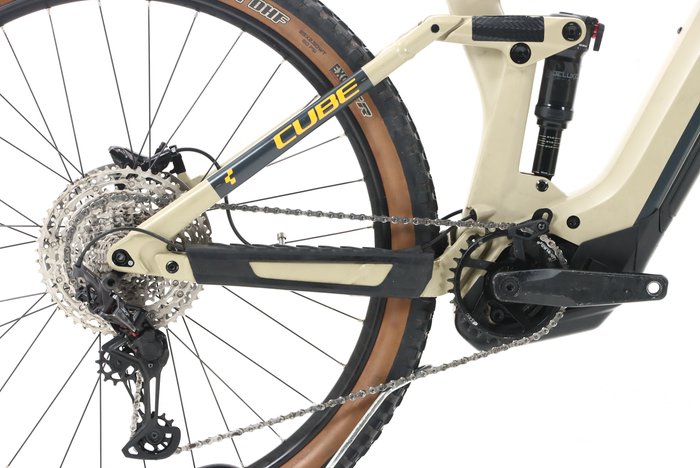 Cube STEREO HYBRID 140 HPC RACE 625 2022