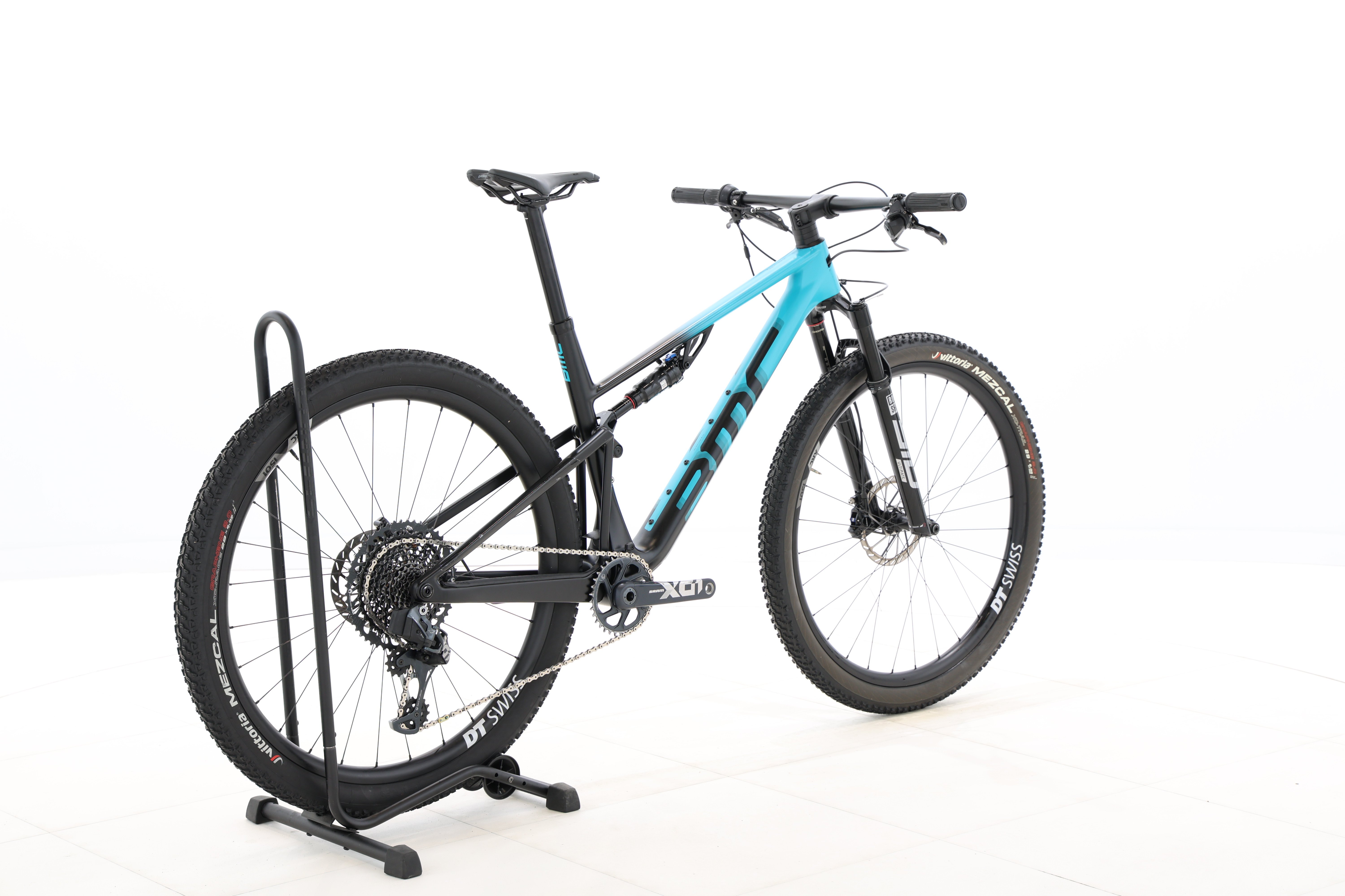 9ec76235-a627-4b0a-b32a-3ebc3683c5d5