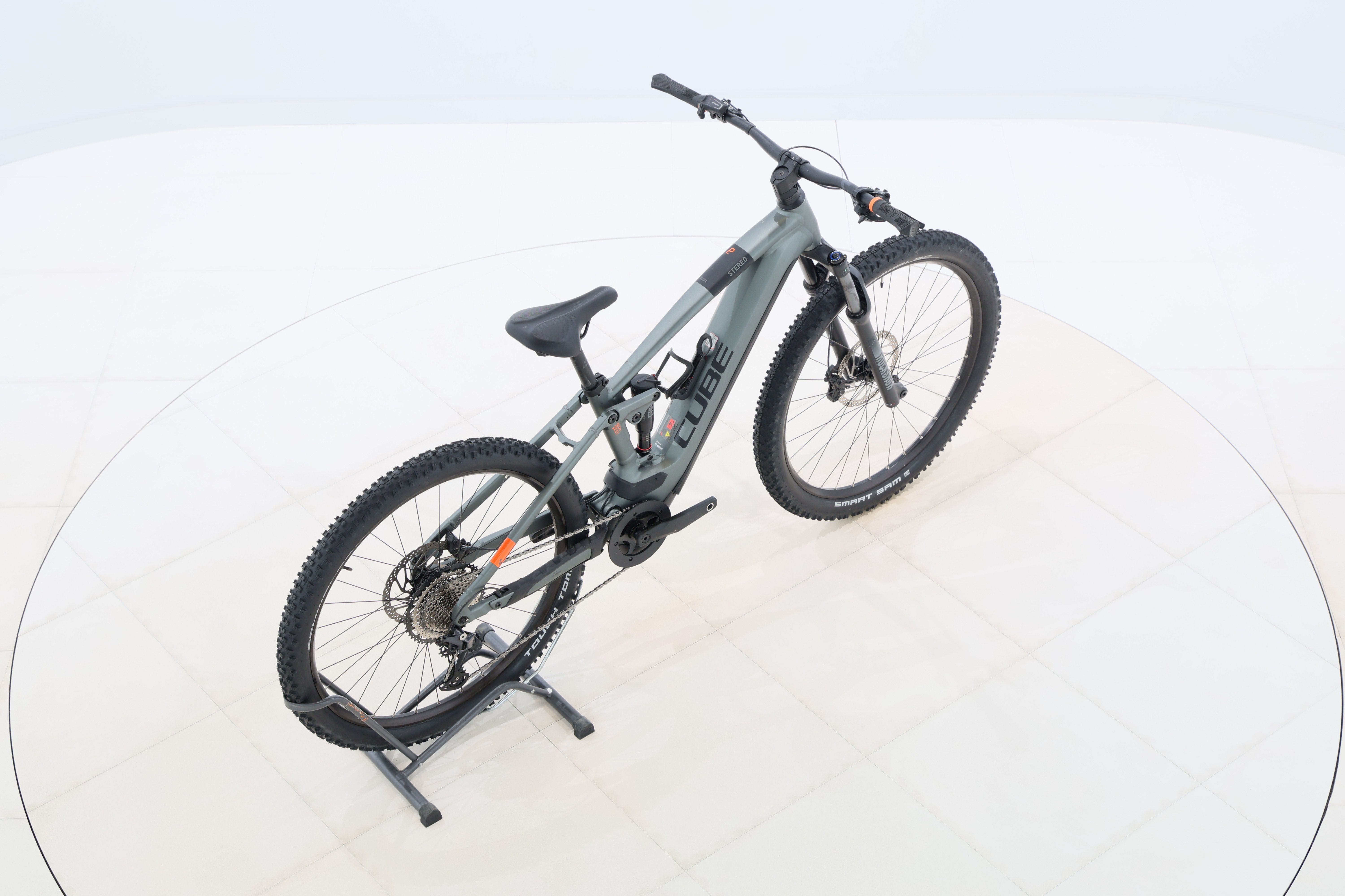 c1478388-8a72-4b9f-9204-7406cf79c24f