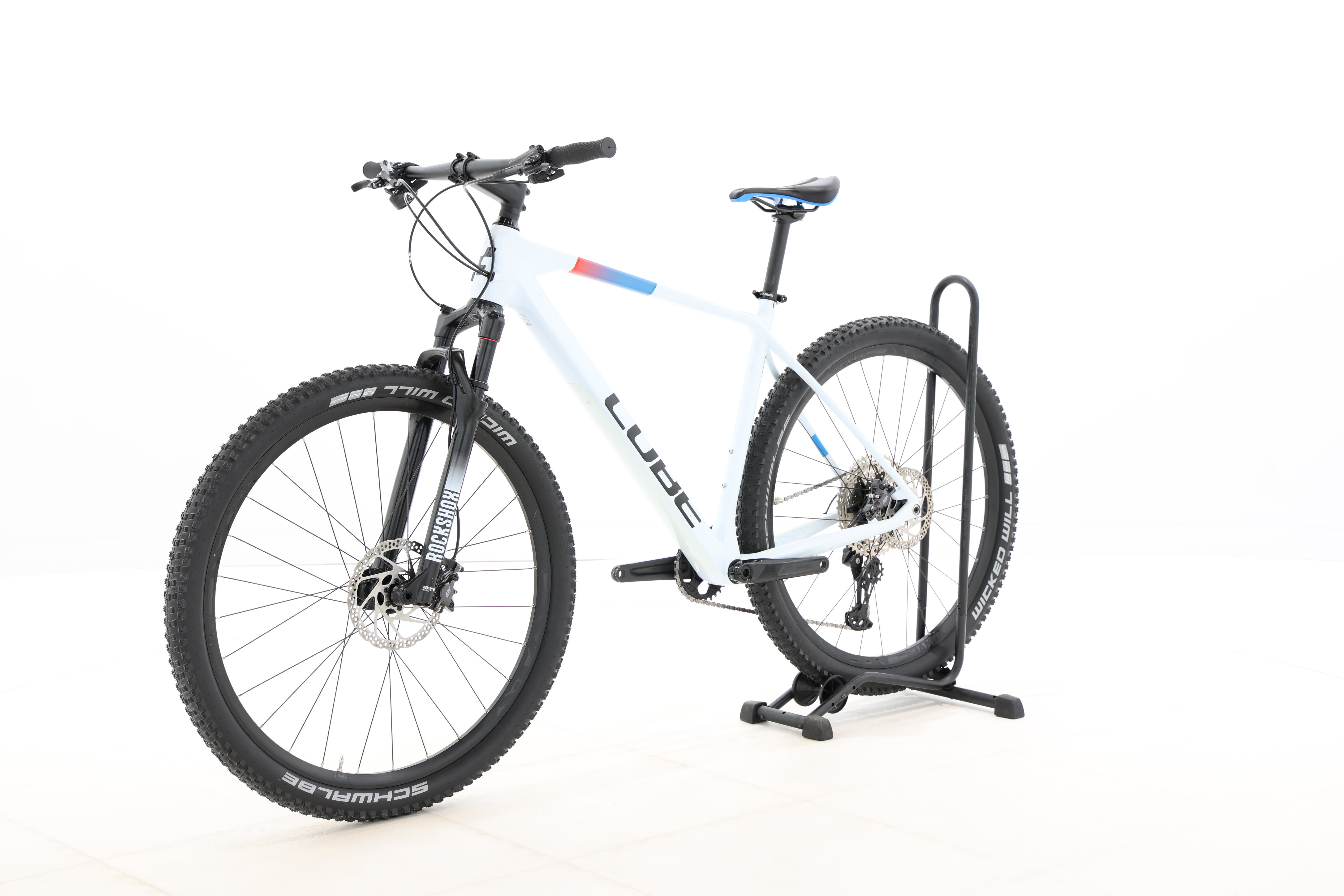 bc827926-8f45-4a5e-b04c-fe5181b8e701