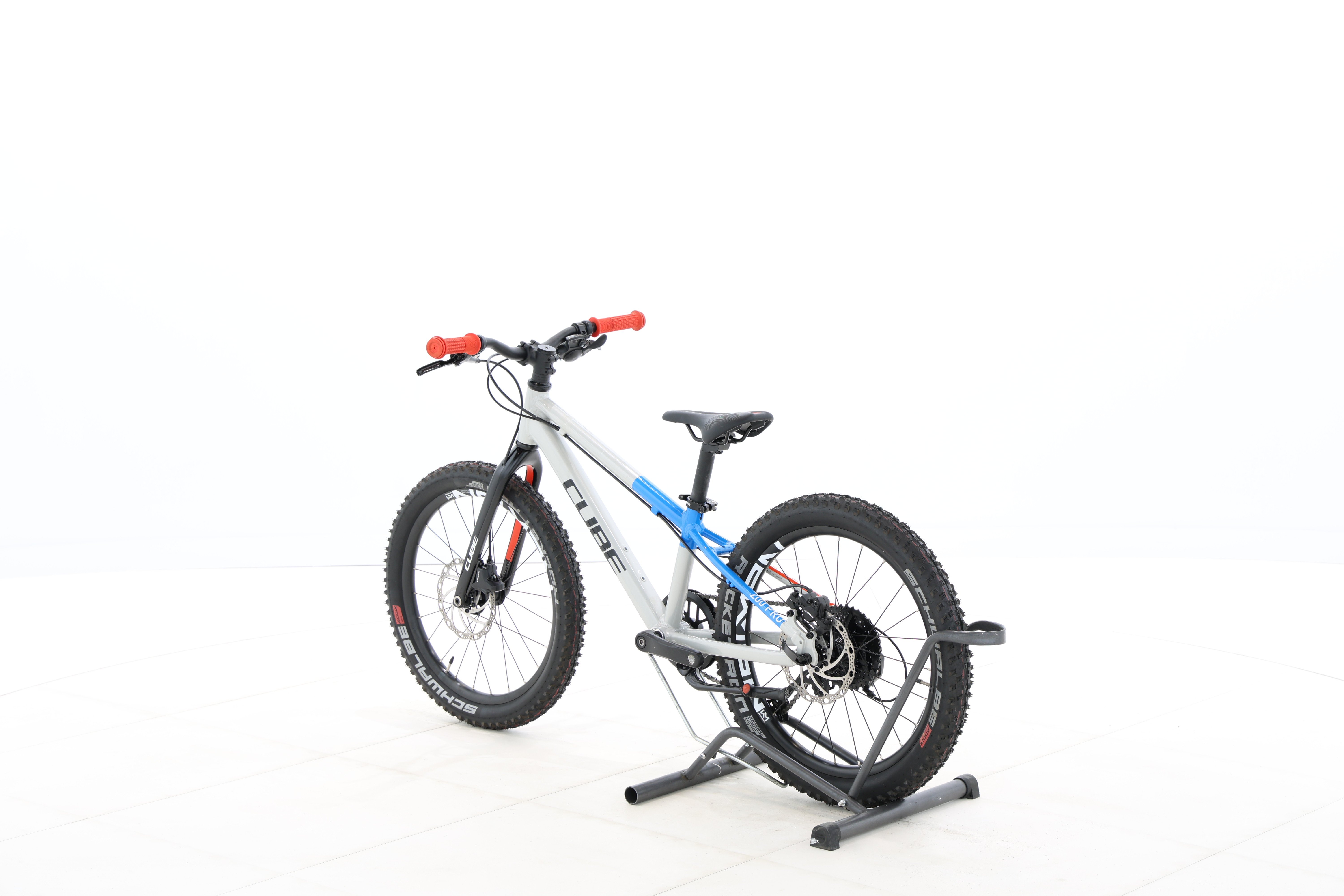 fe6b4117-12fb-45b6-82ec-539bdd788770