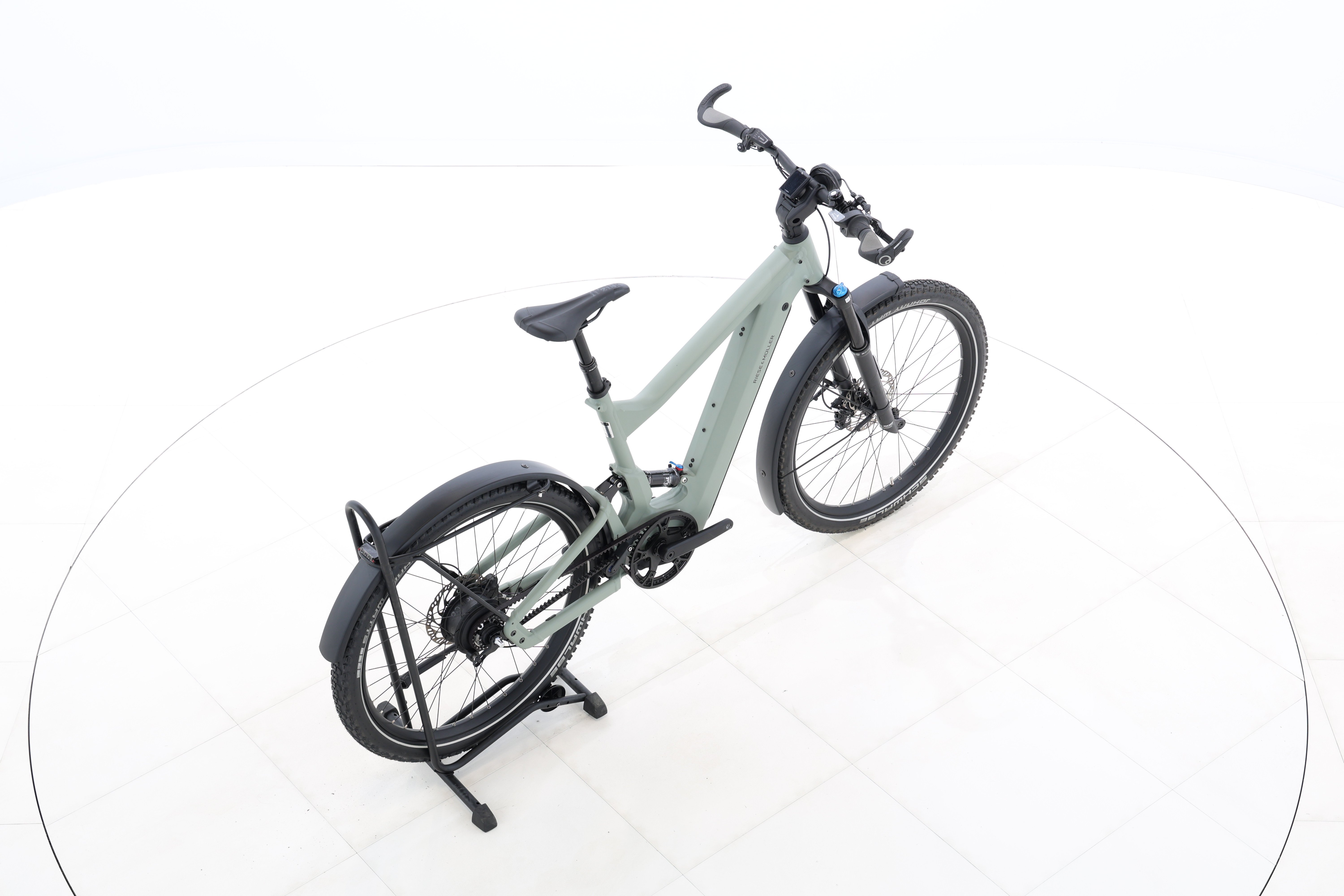 fa8b69a0-911b-4430-b550-c626da8c4880