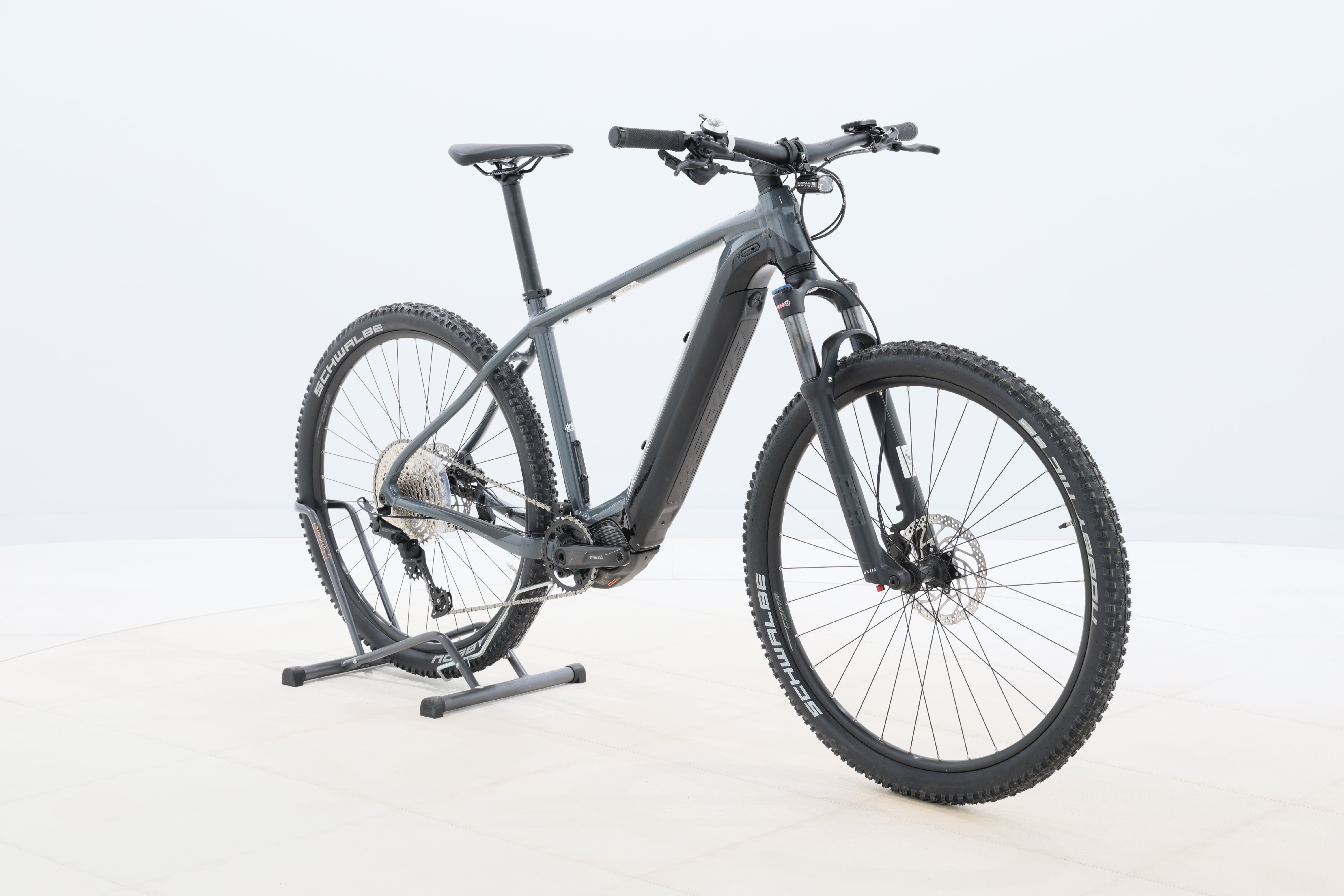 3b00898b-dd38-4d1c-9fca-f9a7fa57056a