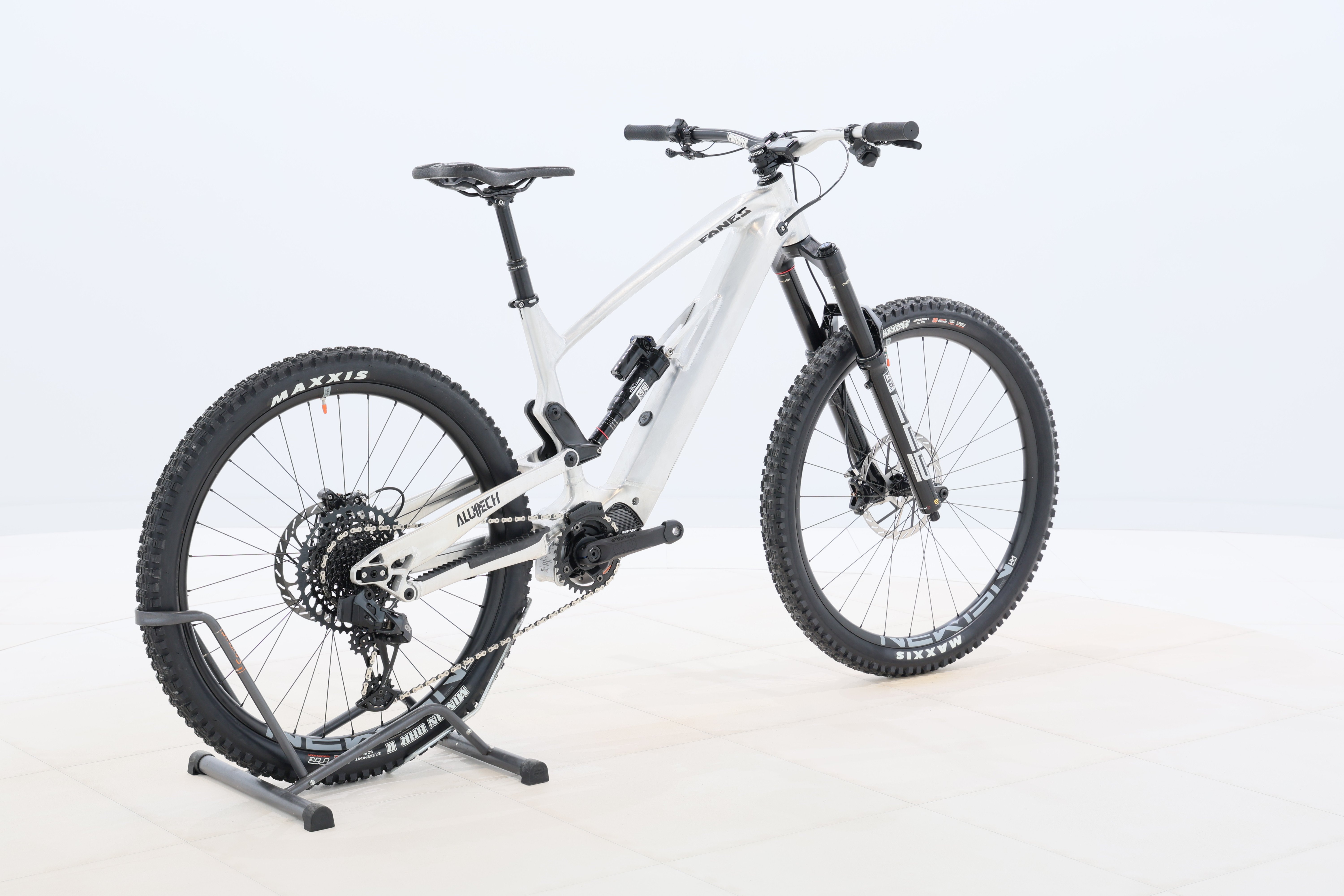 d161b995-b255-4cef-bb8d-7807ddc170a3