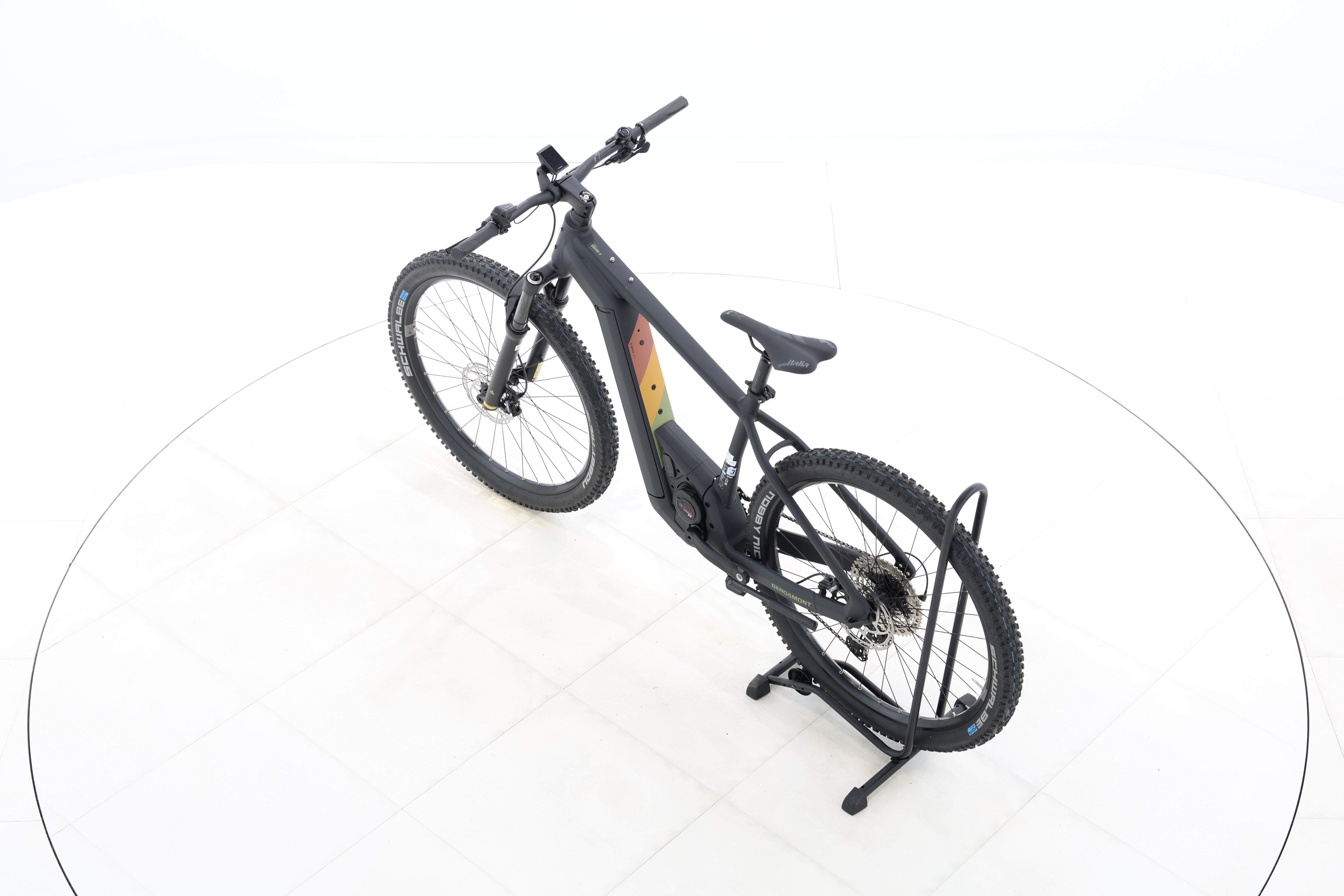 016b47b9-eee1-4879-814b-5c177af3db7a