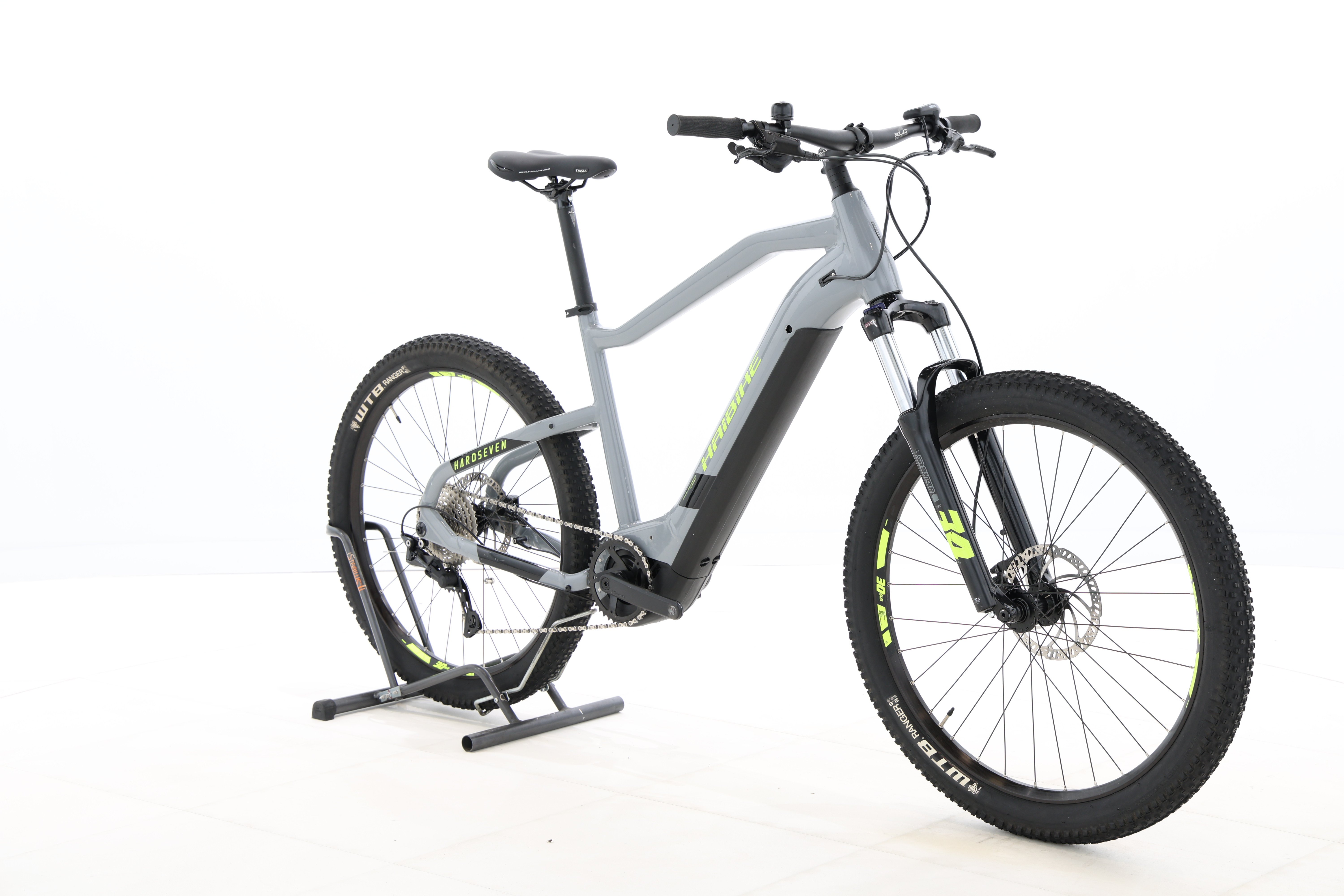 c6910807-03bf-444f-9860-993914404c9f