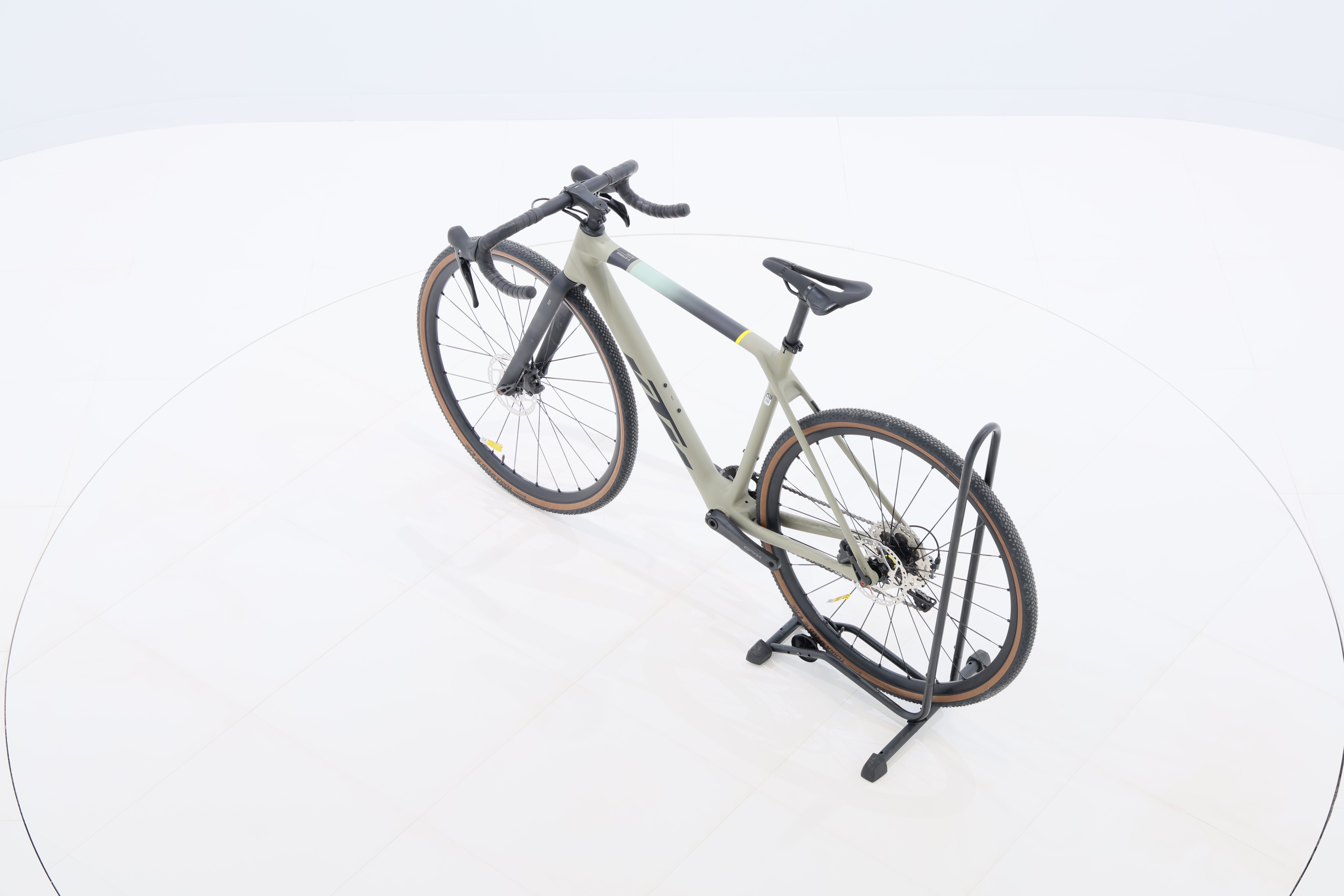 f18ee320-3235-42b3-a361-d5e25ad7a274