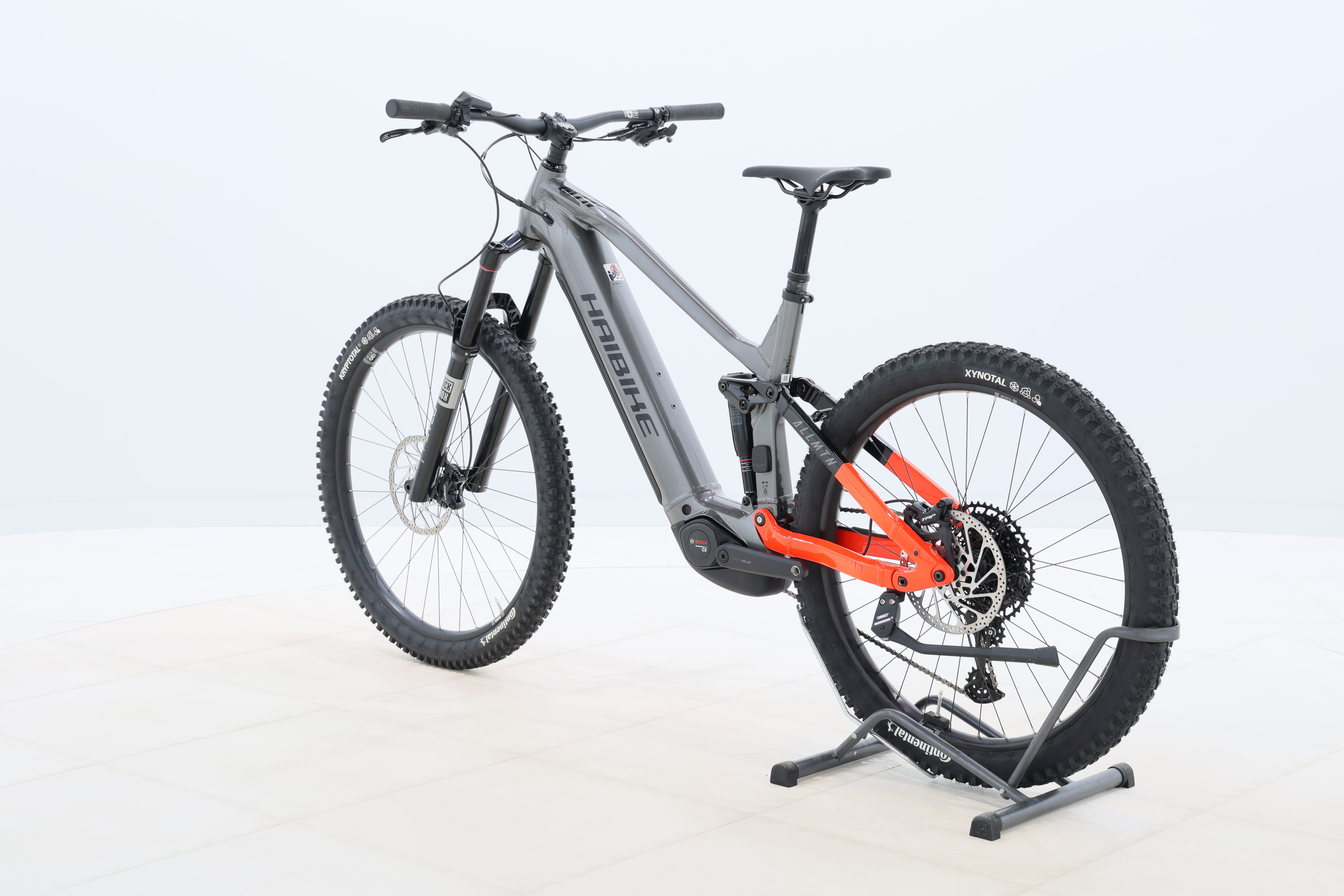 b9f7970e-e121-4dd7-b985-908319c6df6f