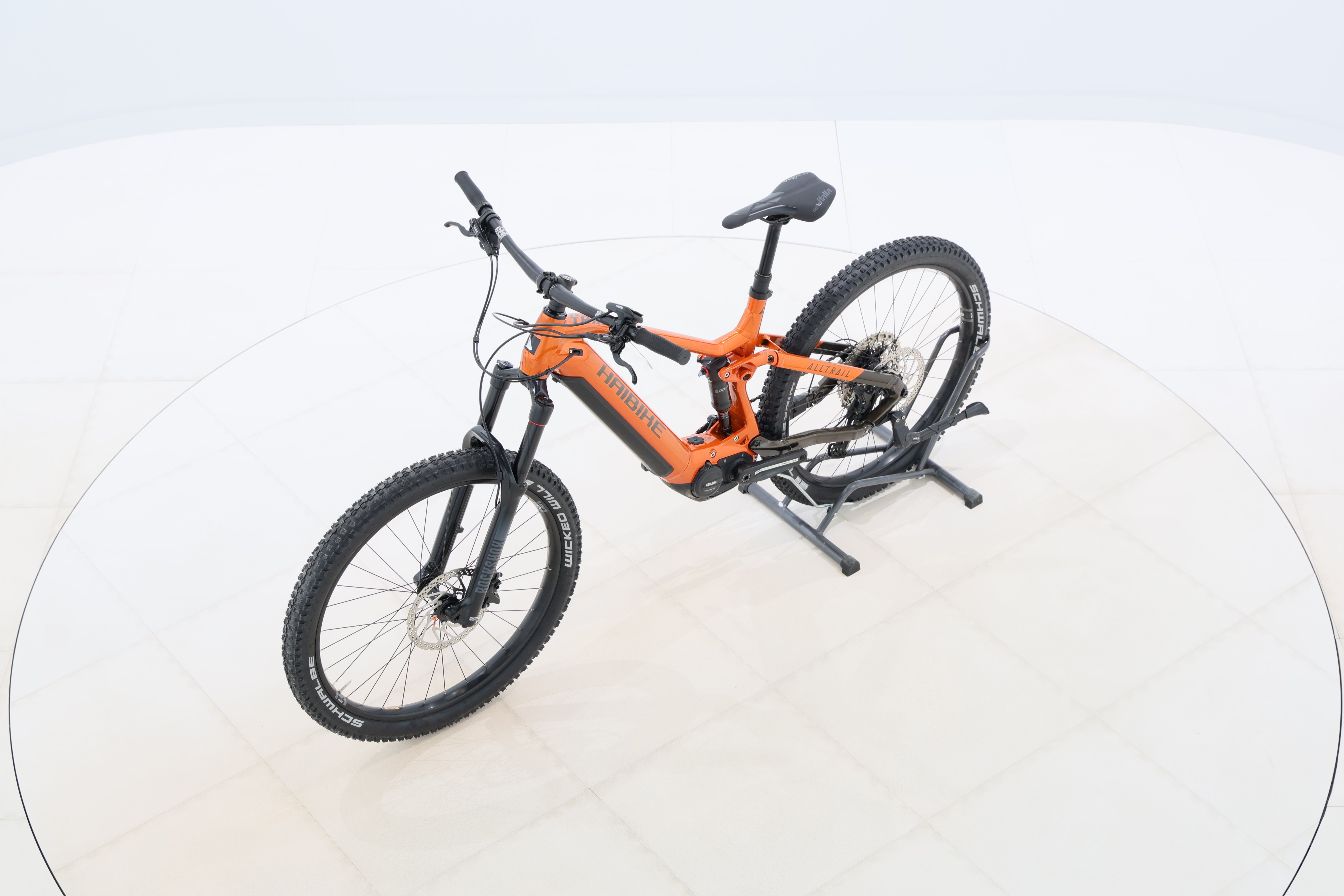 13e664f4-df14-48da-8c18-f18202a4b1e7