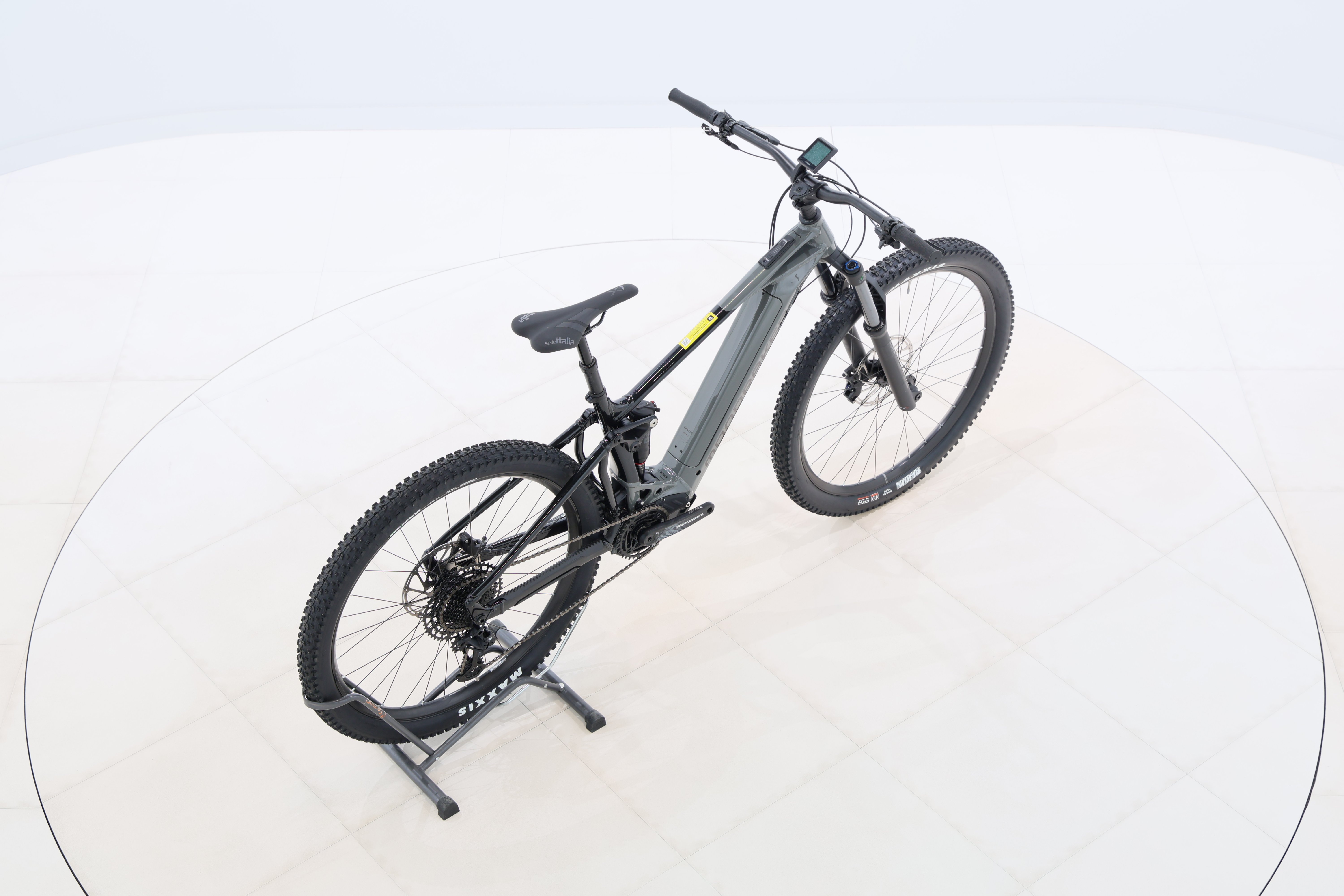 c3c9350d-ef14-4d88-b0ef-a233a6e7710e