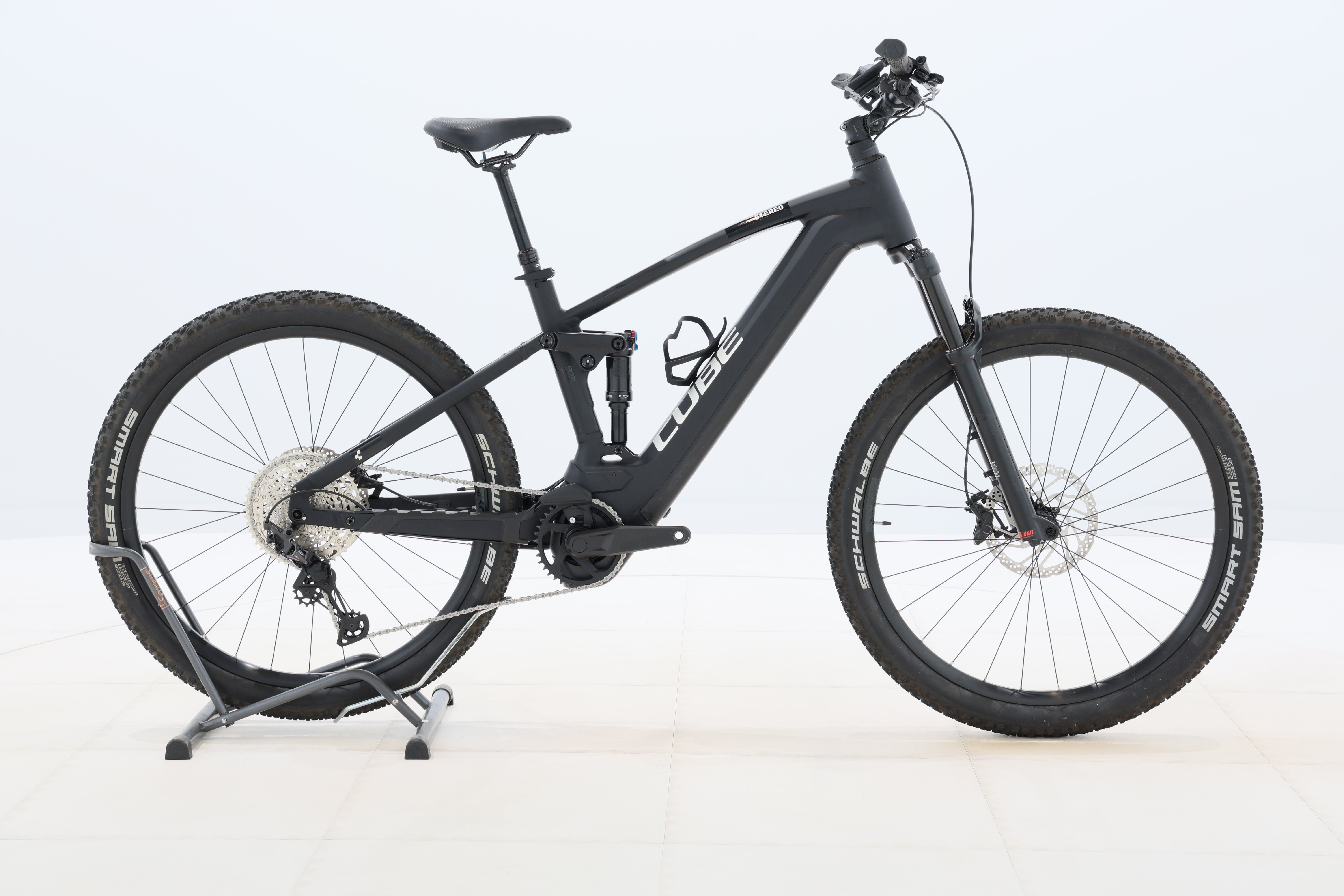 e274bec2-9dd9-4644-a632-e113bb233996