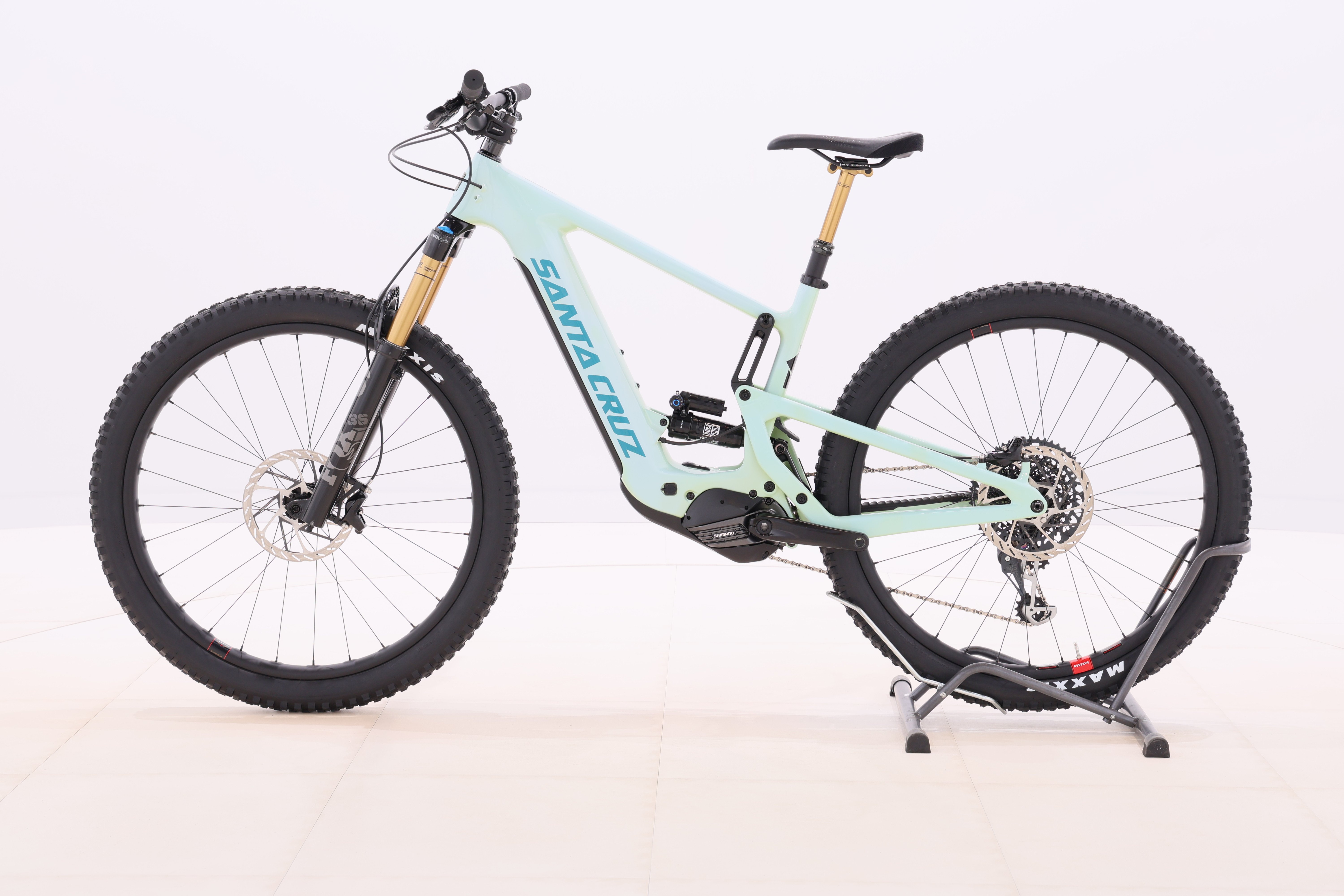 c8a5d781-b180-42ff-8a09-84d3701cd8b0