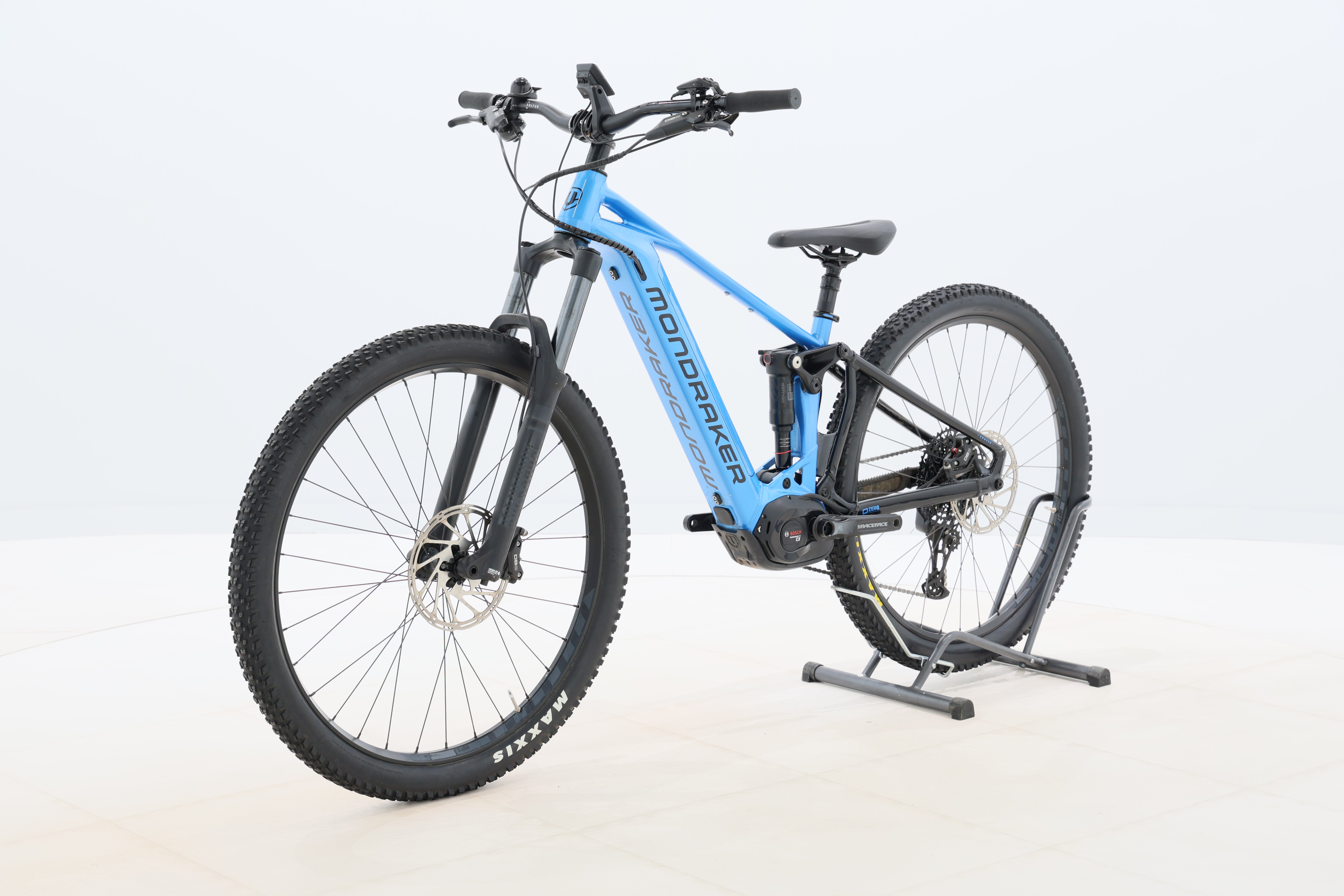 9dbf09bd-769d-4163-9dbb-339e83a44928