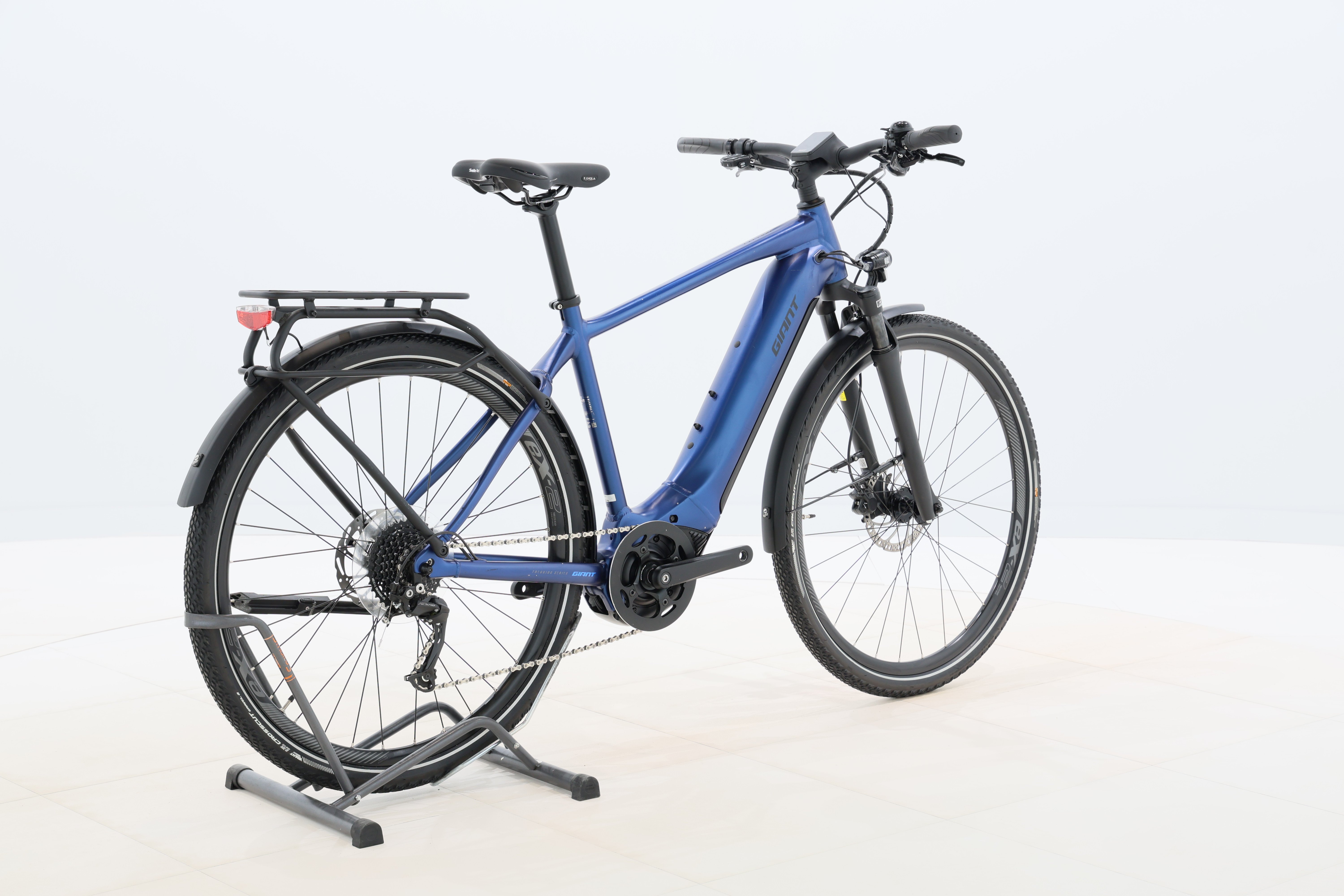 fe5aabfd-f923-4043-bbac-9218f6b0140b