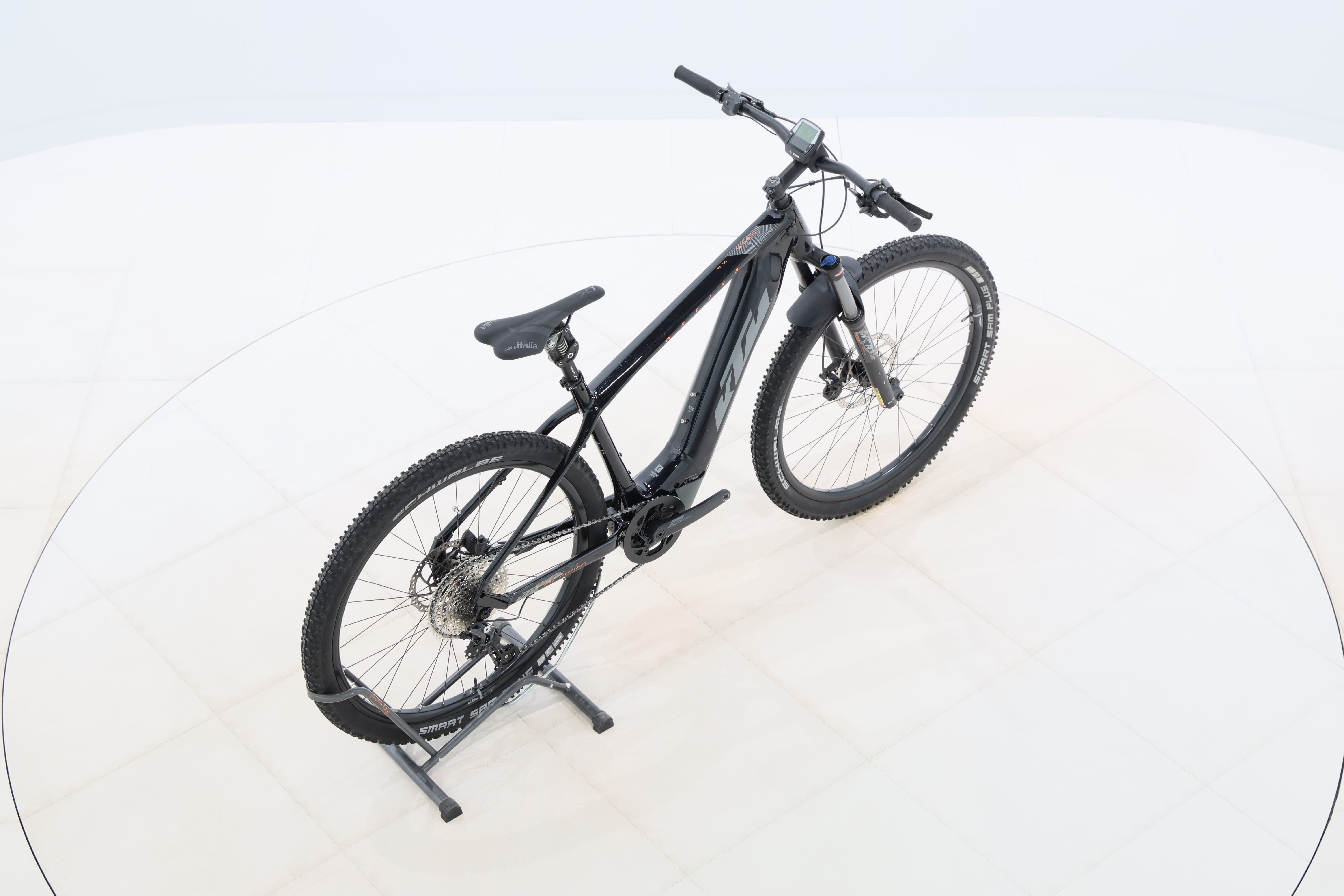 f0feb666-0720-4884-8c21-6a9eeca4163d