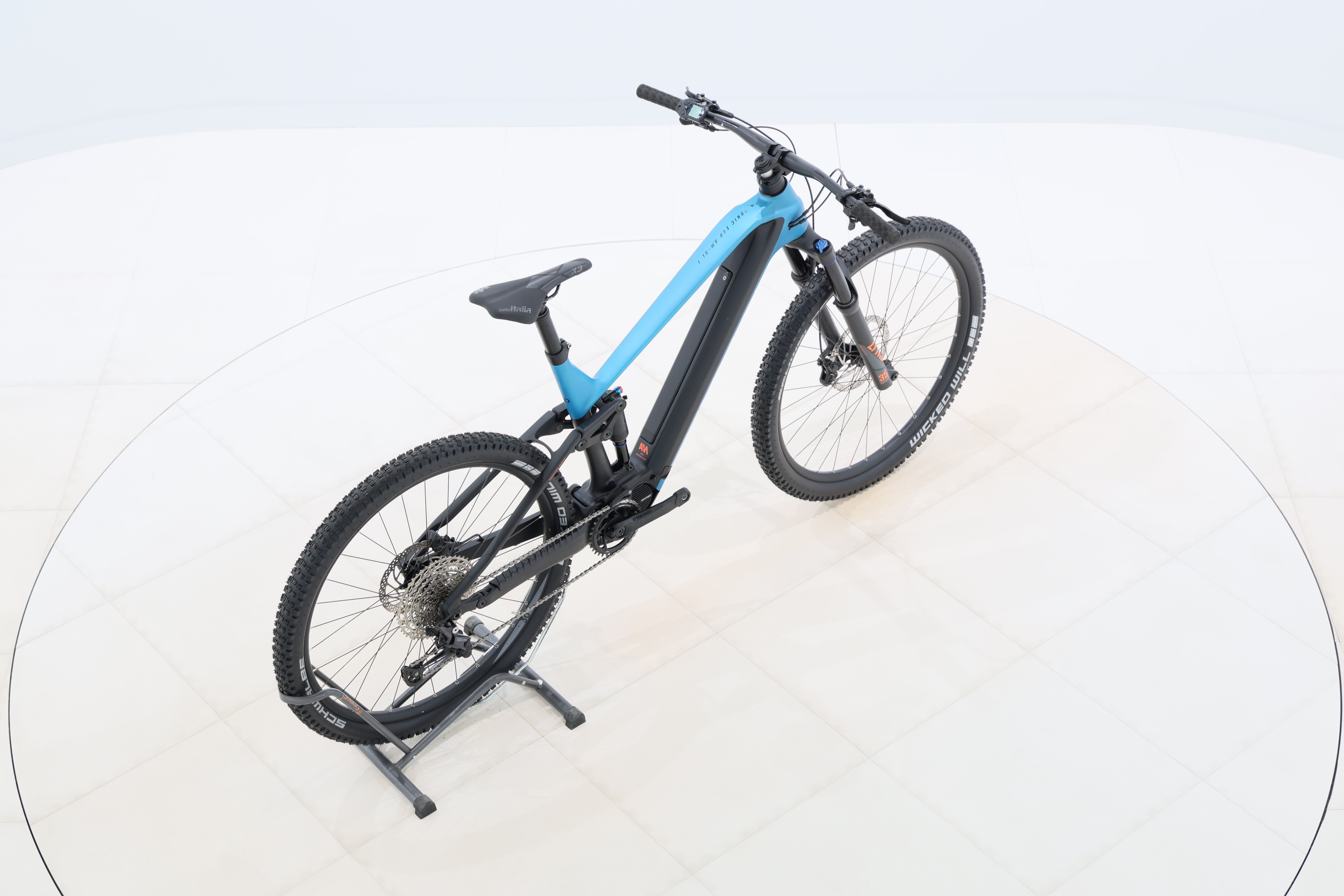 6c374183-84c4-4ece-8043-752668e47e94